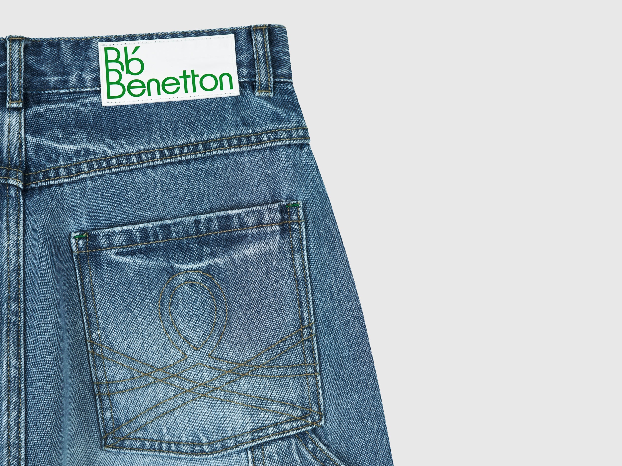 Bermuda di jeans al ginocchio - Image 3