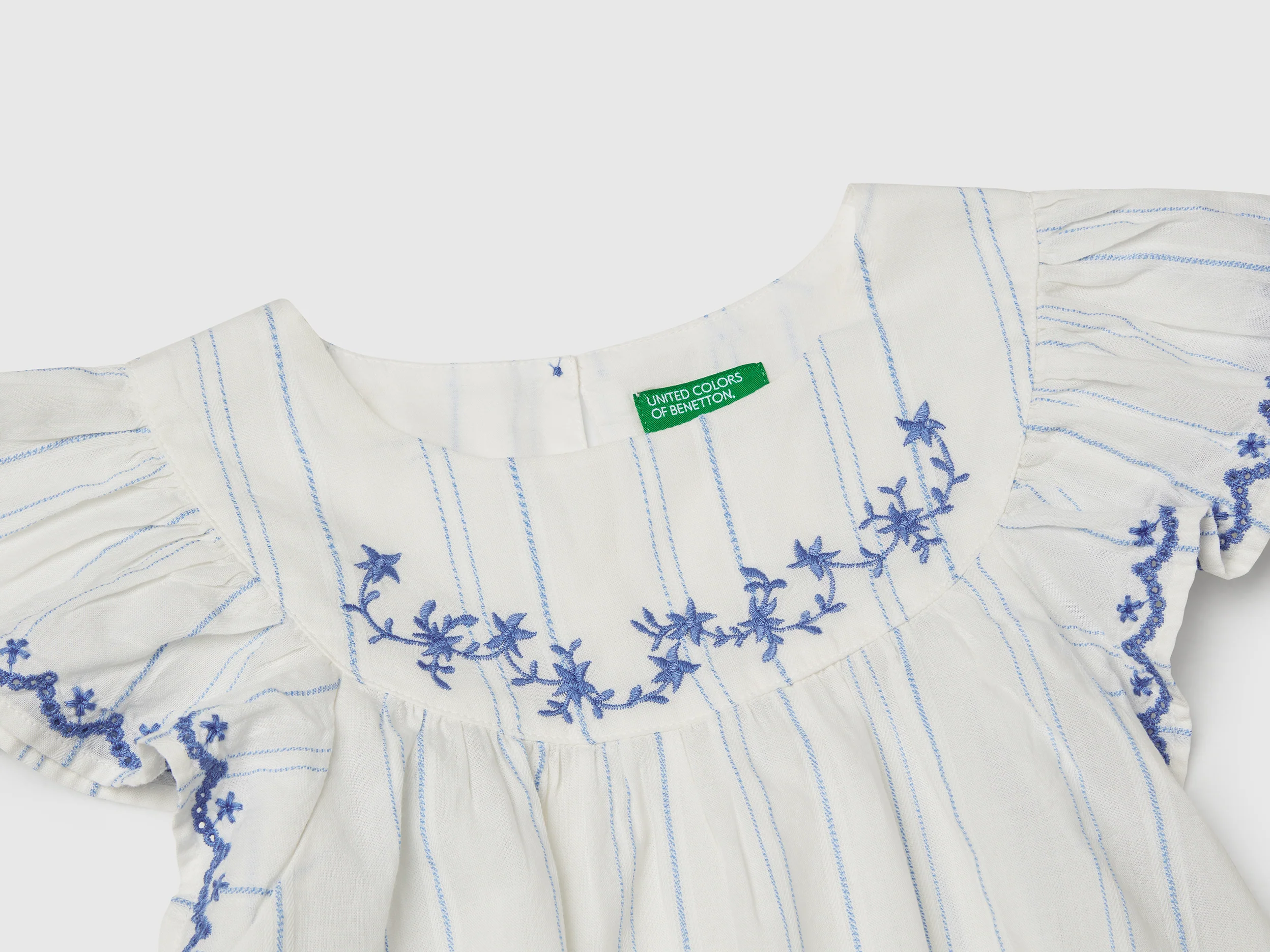 Blusa con ricami floreali - Image 3