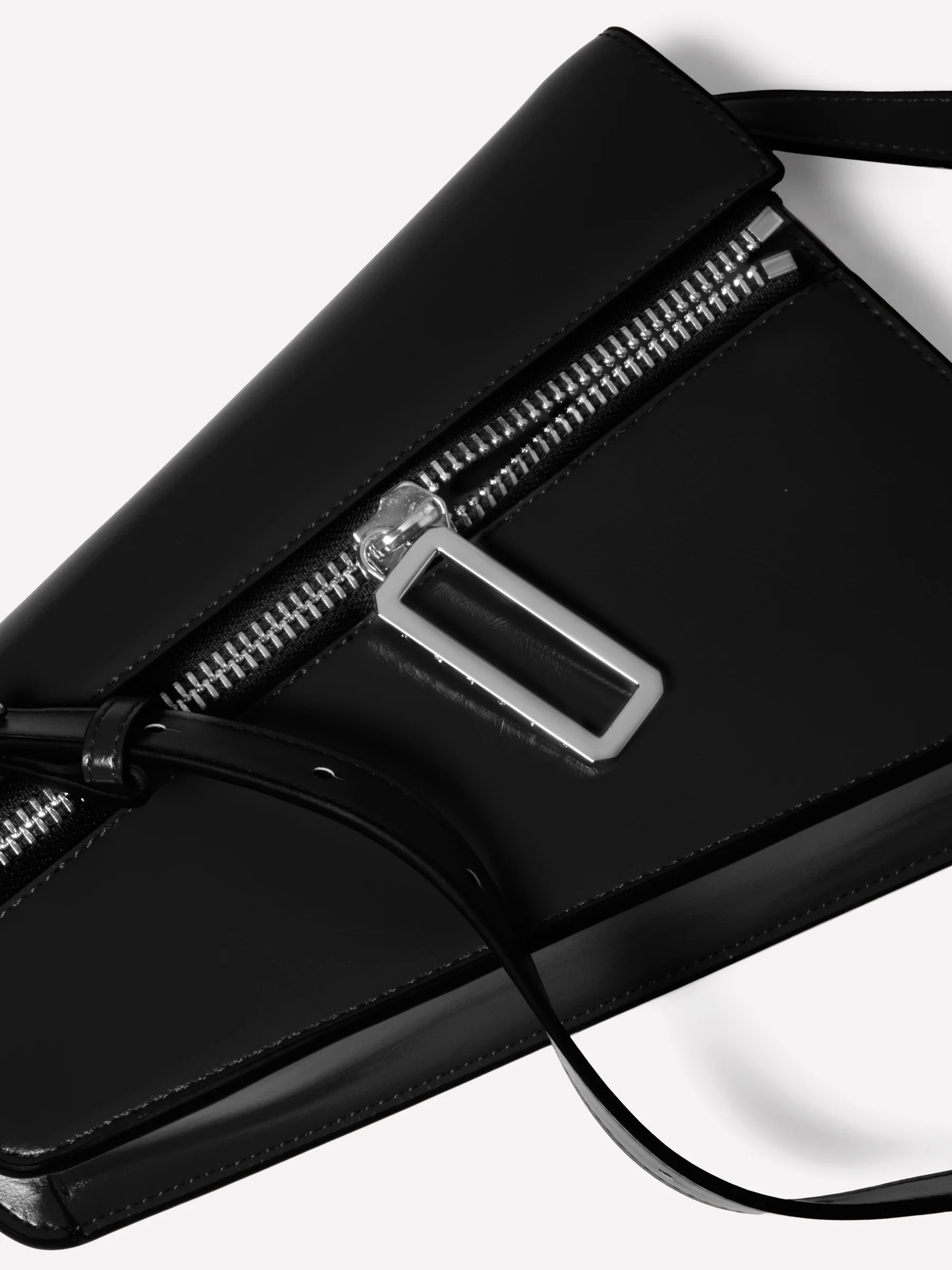 Borsa asimmetrica con tracolla - Image 3