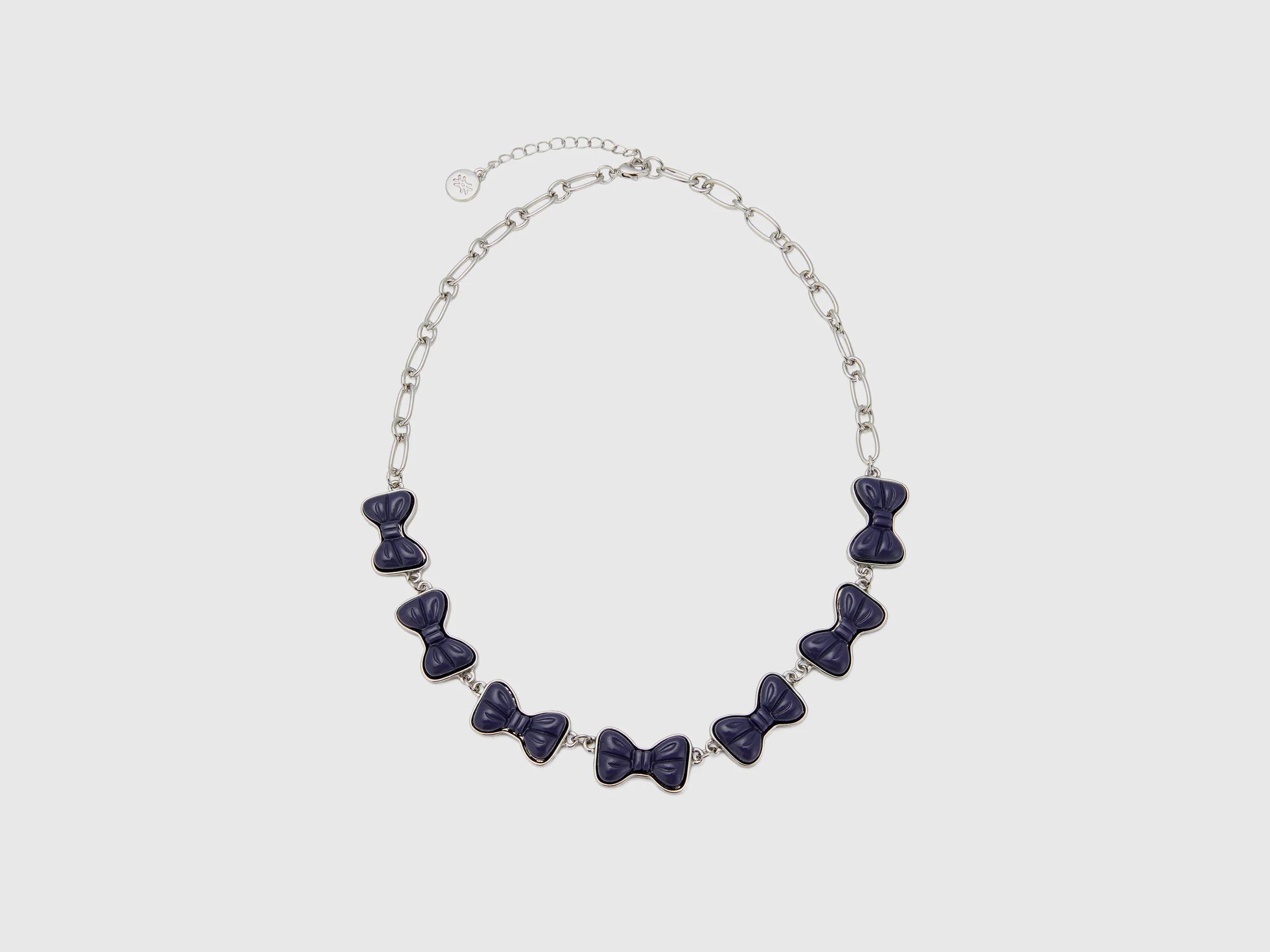 Collana con fiocchetti