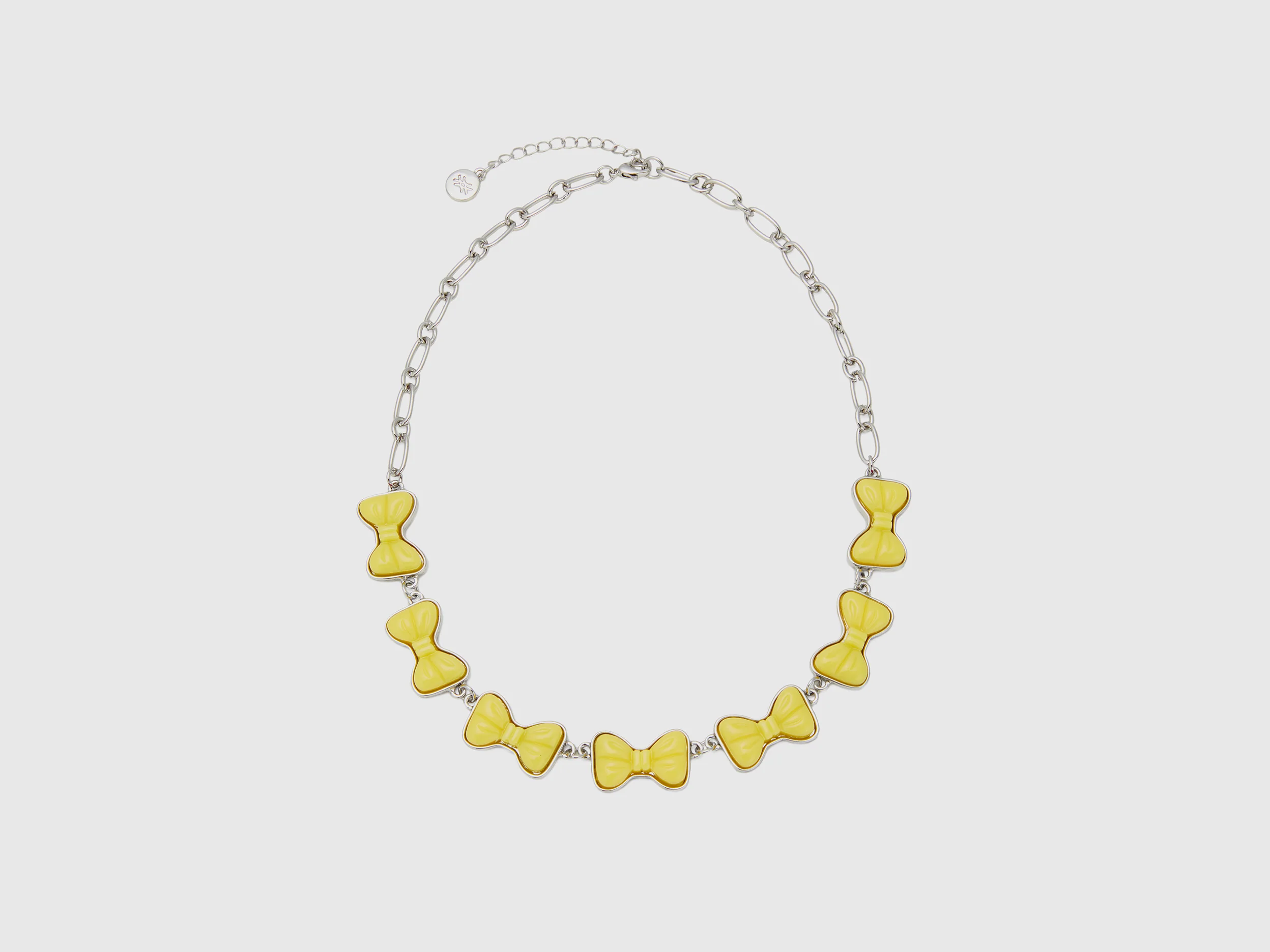 Collana con fiocchetti