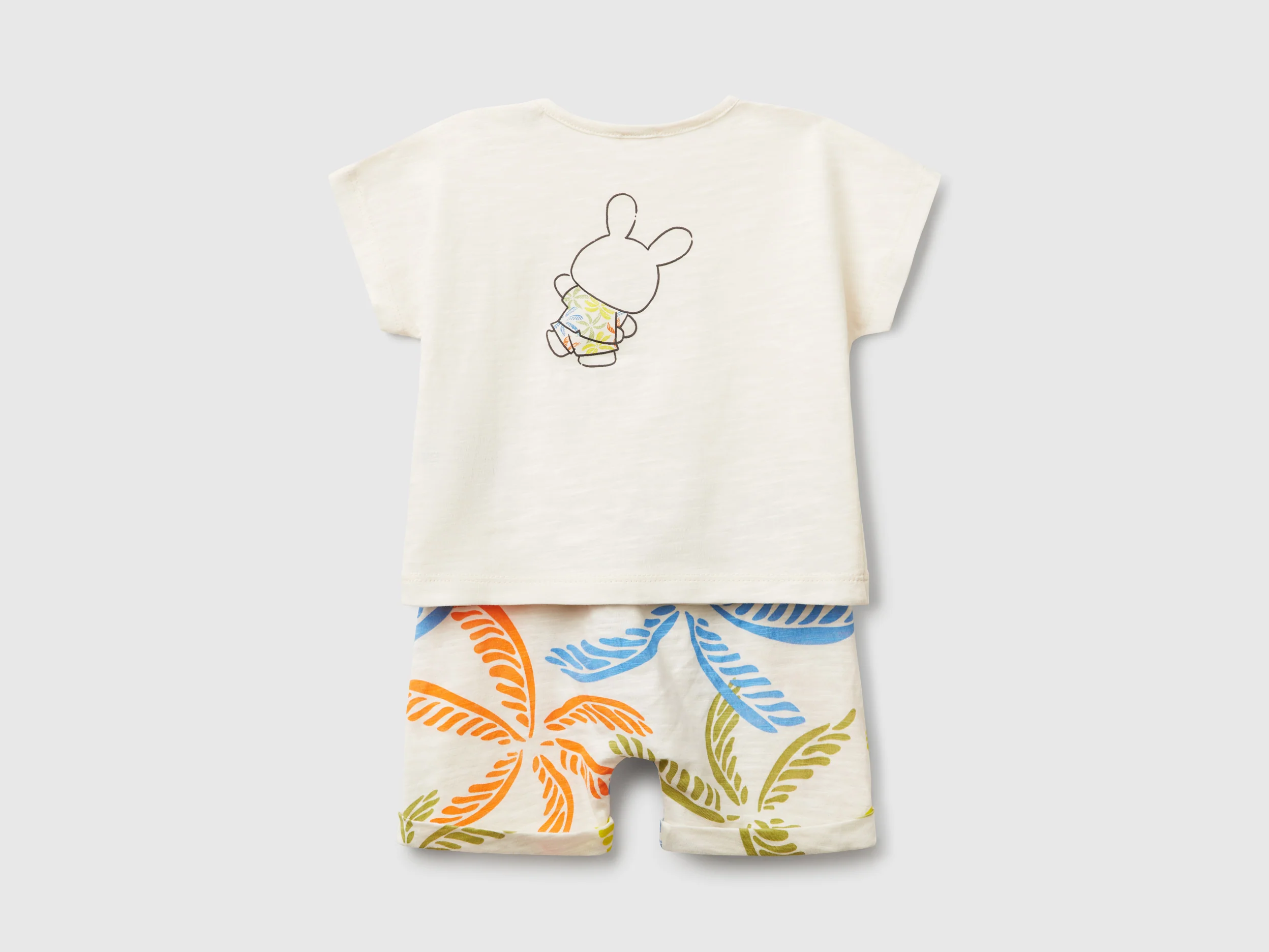Completo leggero t-shirt e shorts - Image 2