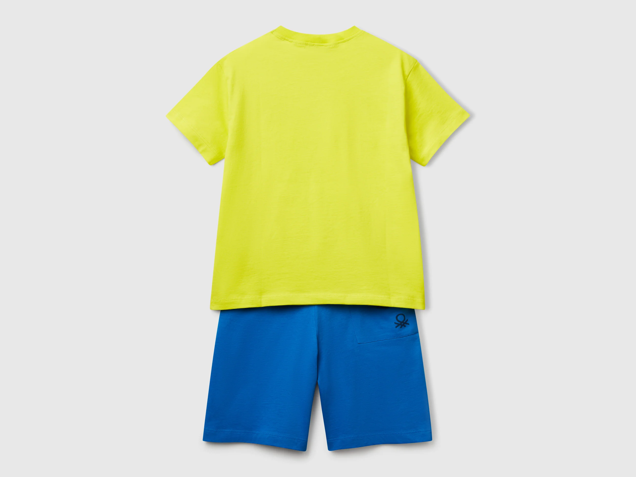 Completo t-shirt e bermuda - Image 2