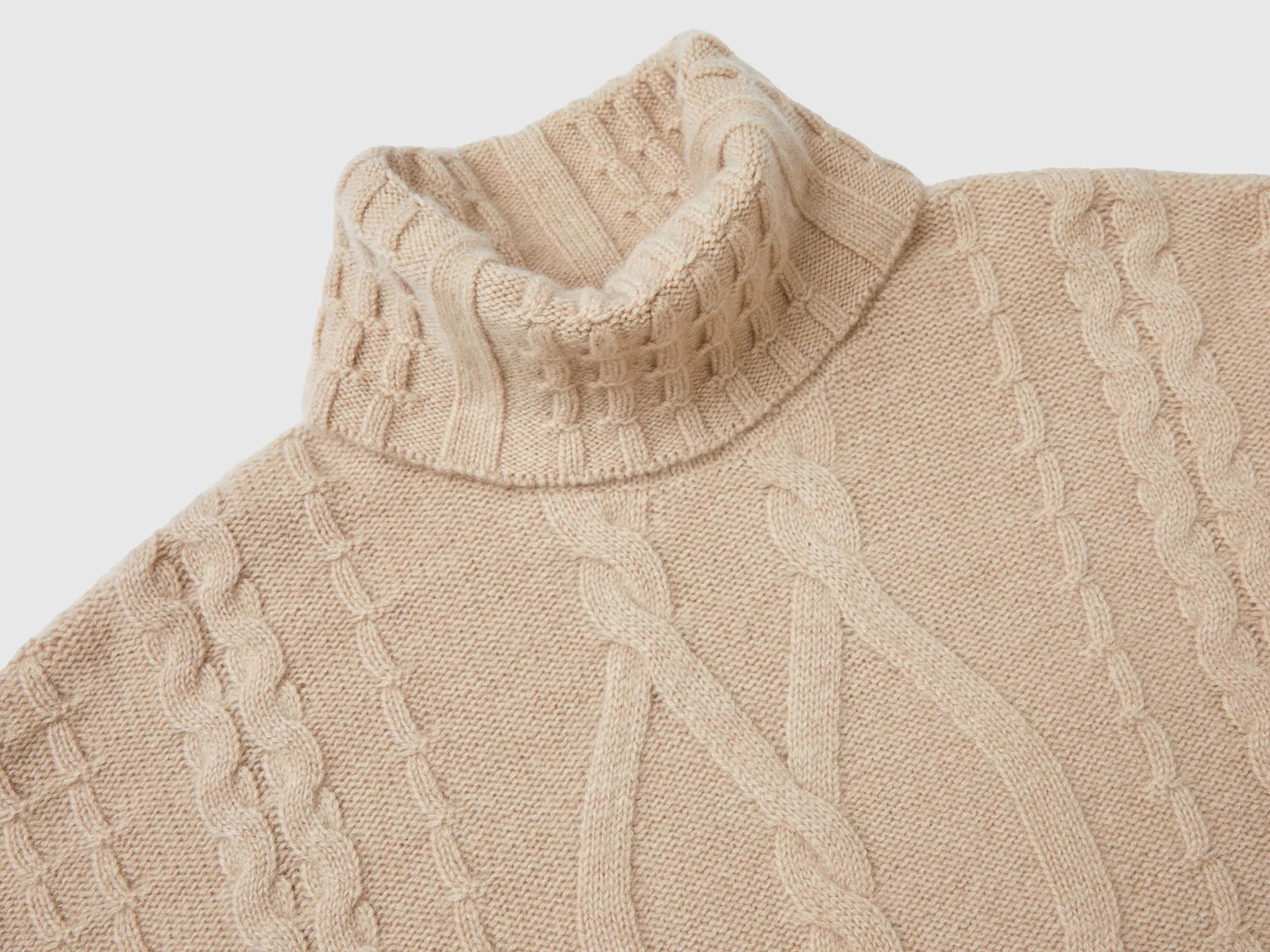 Dolcevita con trecce in puro cashmere - Image 3