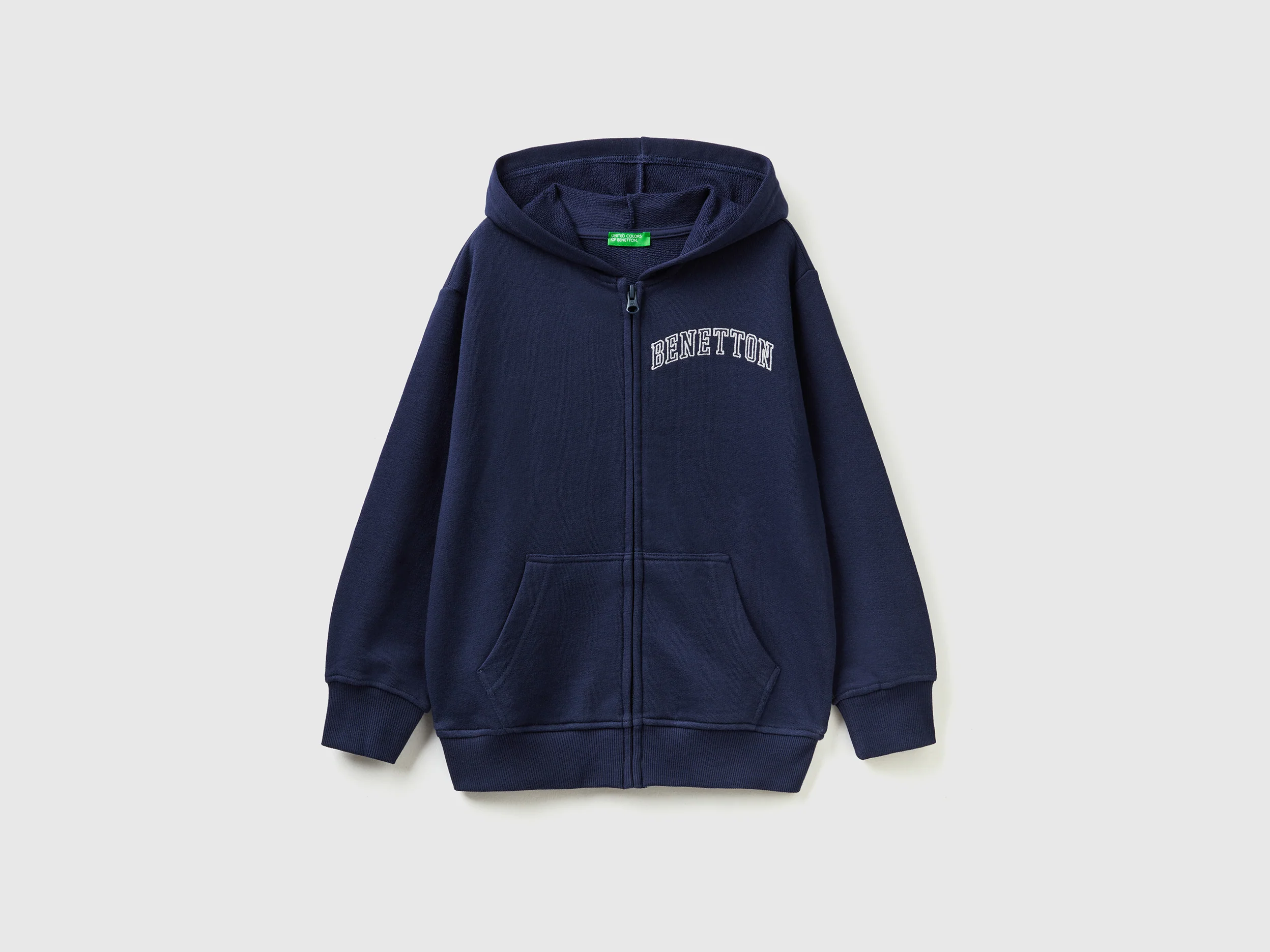 Felpa con zip e ricamo logo