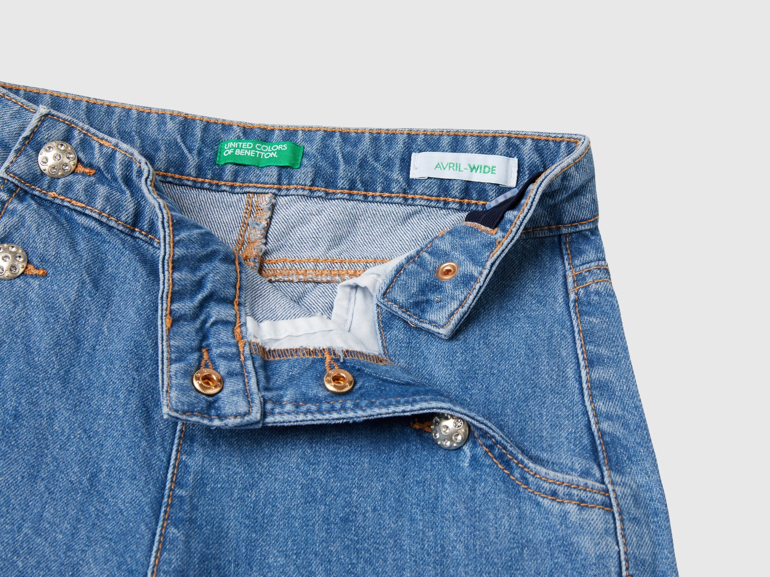 Jeans con applicazioni effetto gioiello - Image 3