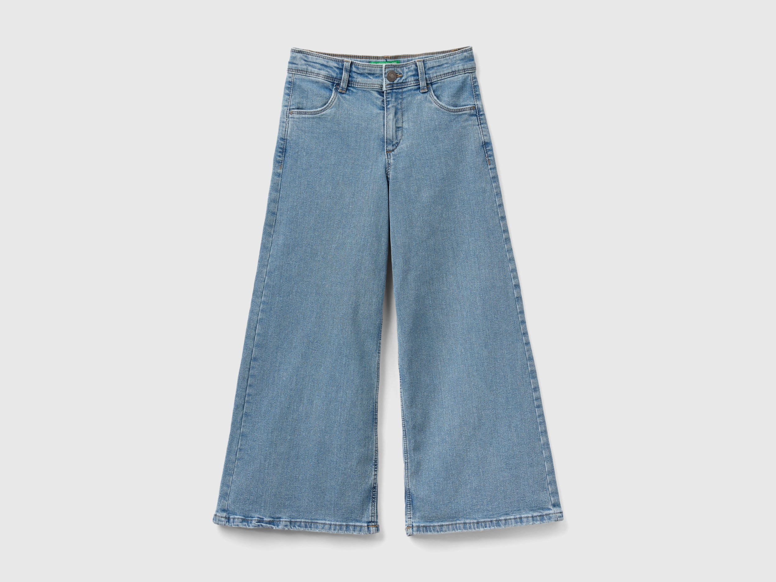 Jeans in cotone riciclato