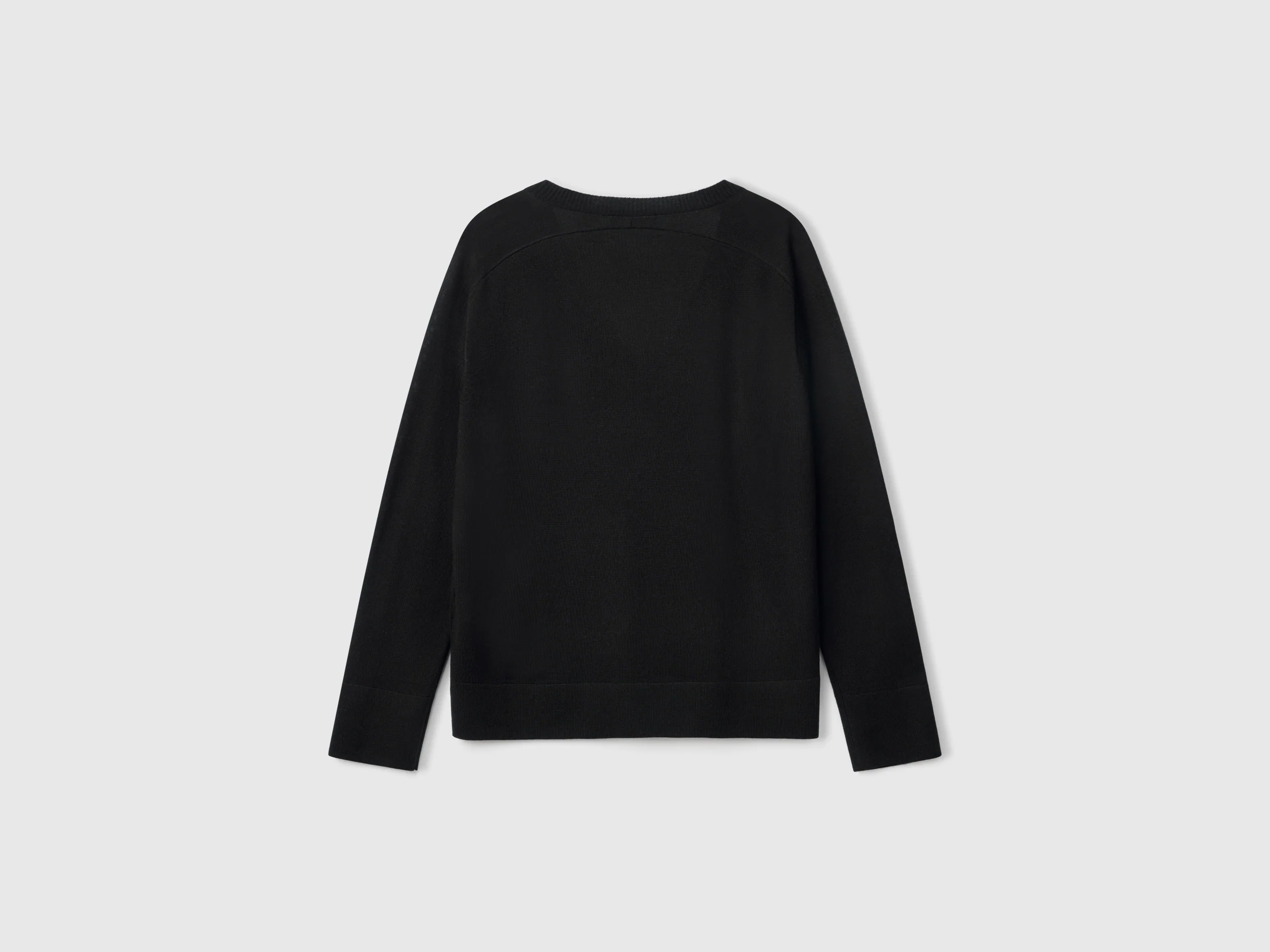 Maglia con scollo a V in pura lana Merino - Image 2