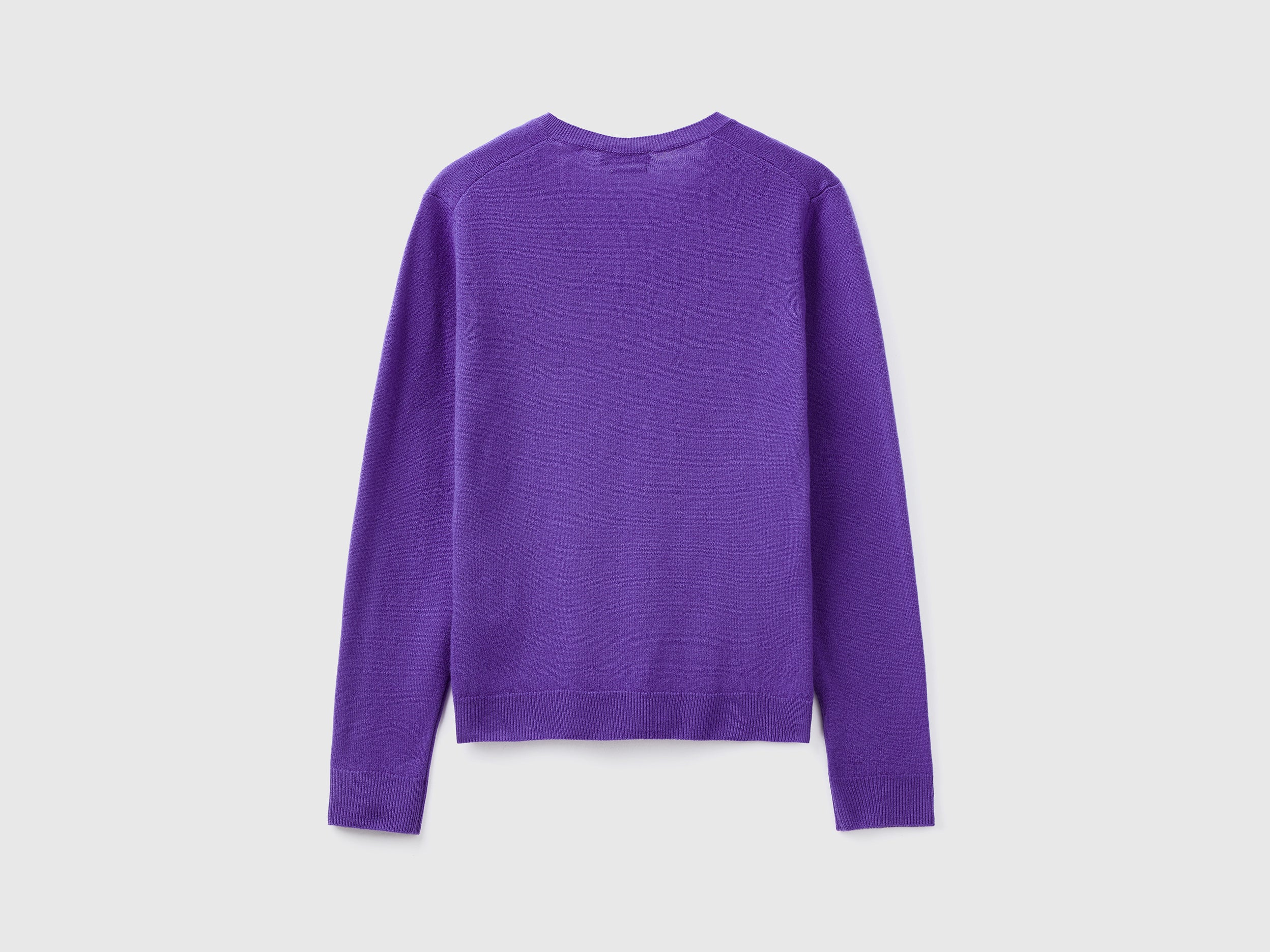 Maglia con scollo a V in pura lana Merino - Image 2