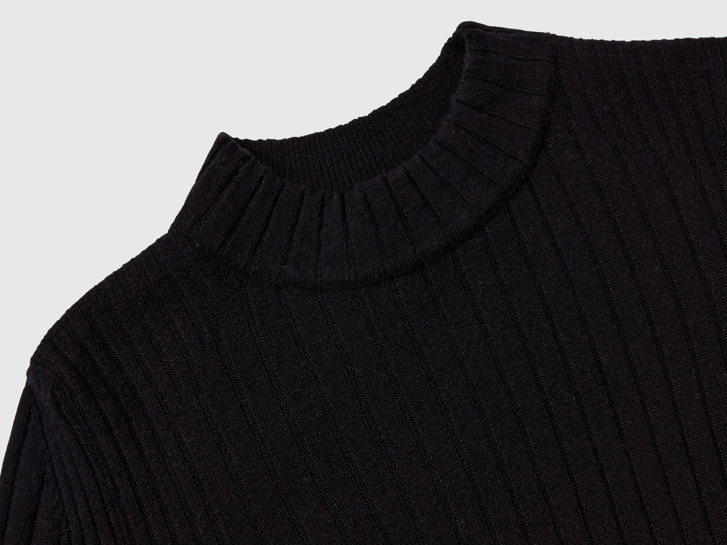 Maglia lupetto con spacchi - Image 3