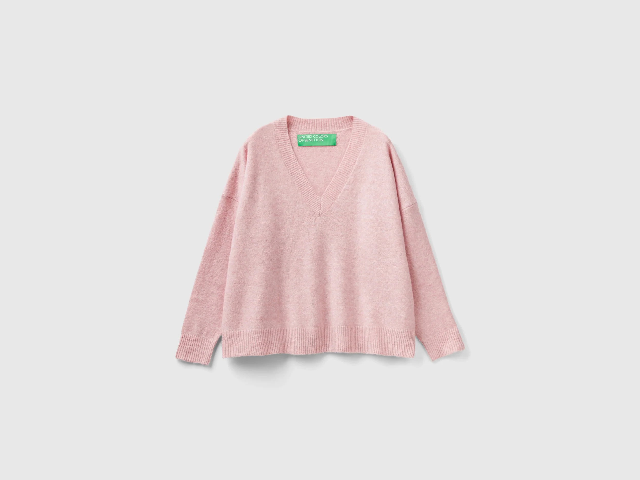 Maglia scollo a V in filato riciclato
