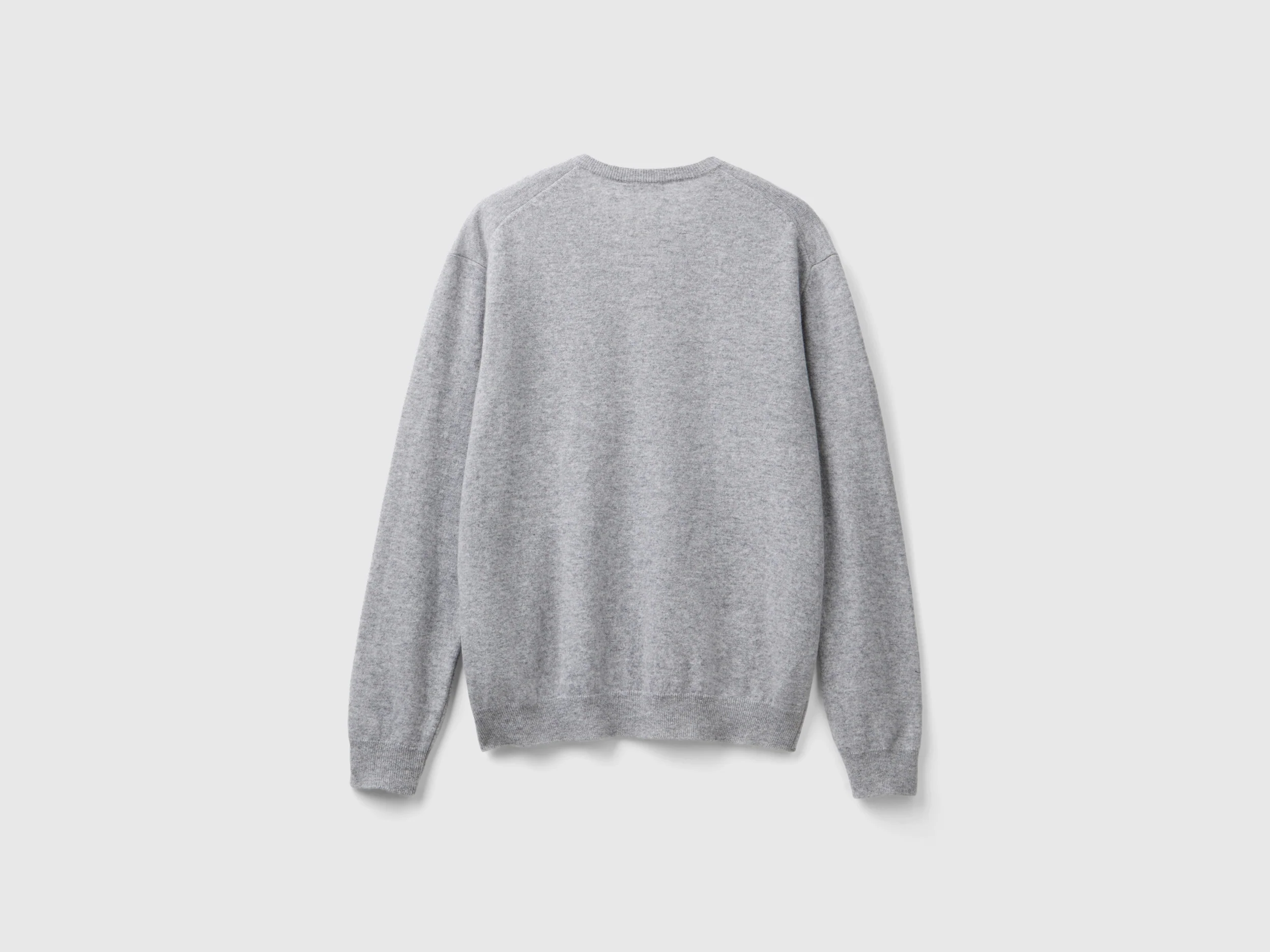 Maglia scollo a Vo mélange in pura lana Merino - Image 2