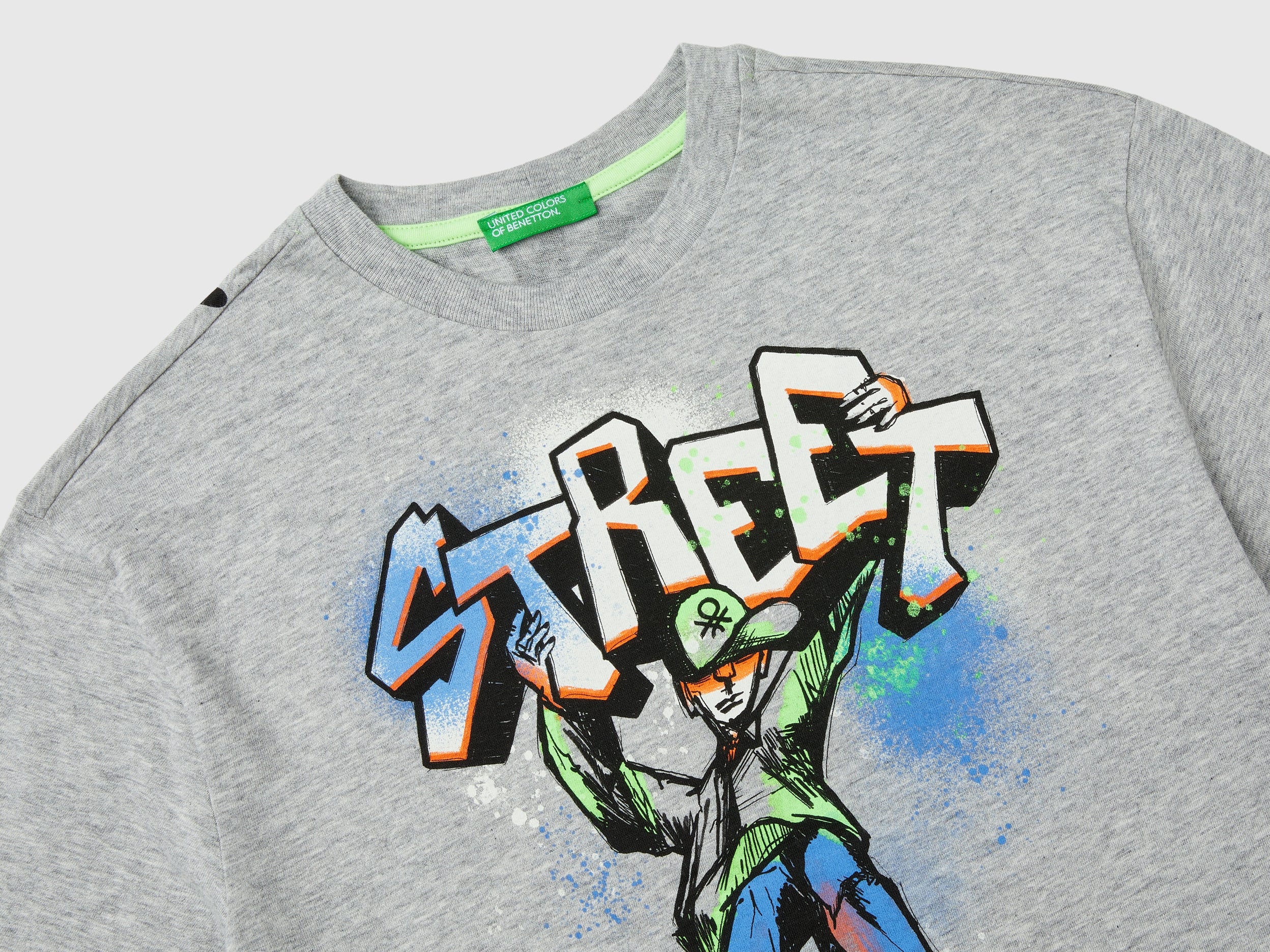 Maglietta con stampa graffiti - Image 3