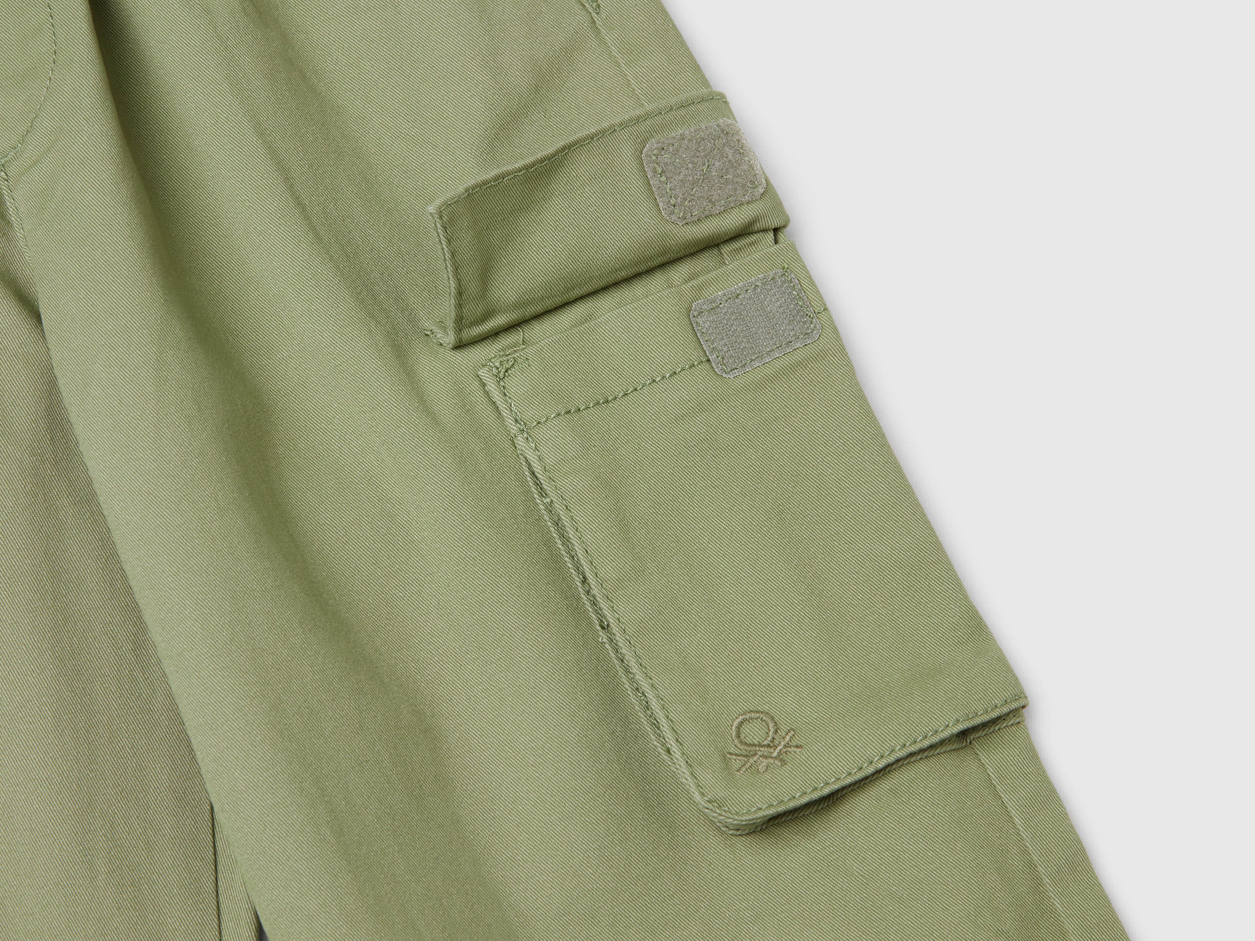 Pantaloni cargo in cotone stretch - Image 3