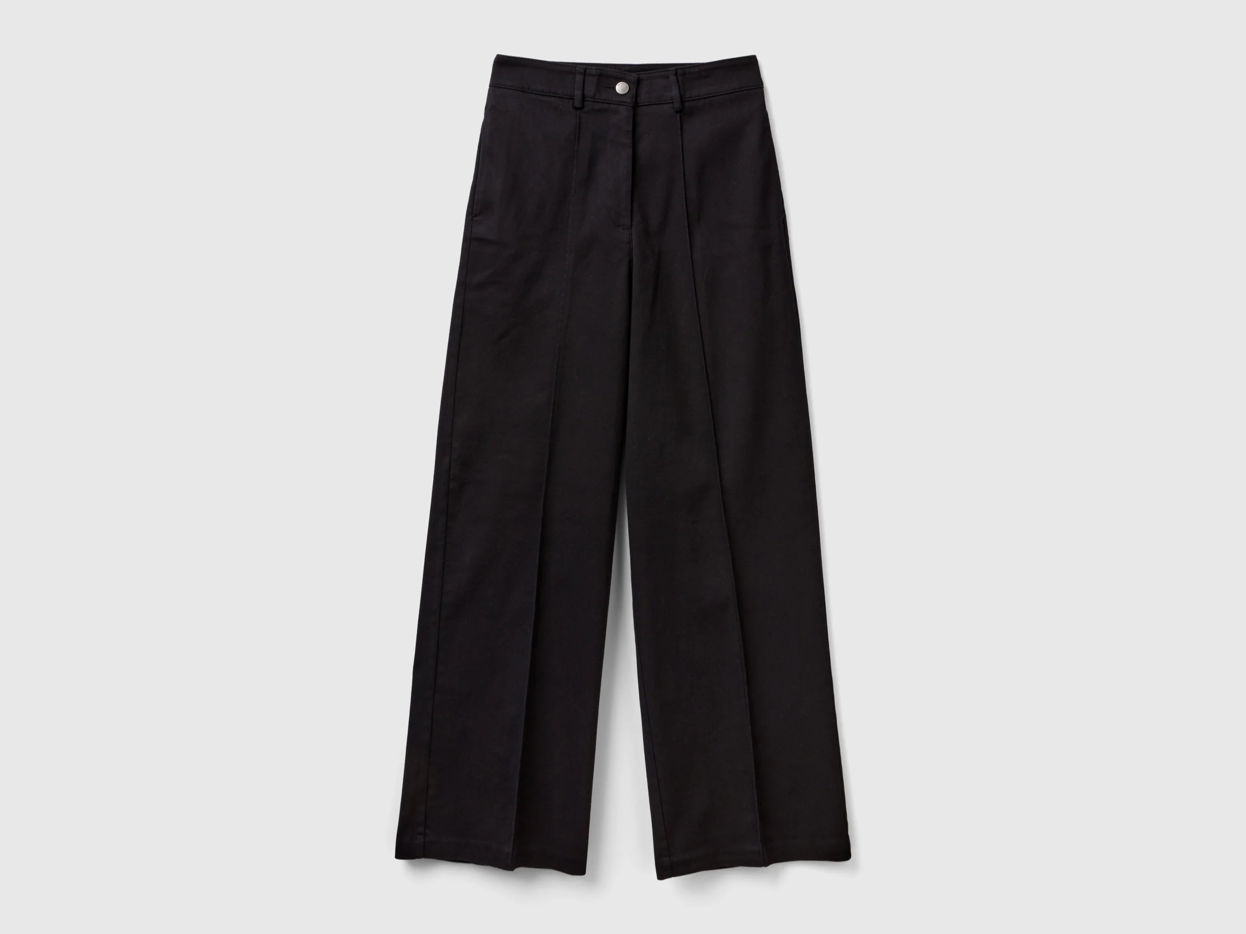 Pantaloni con gamba ampia