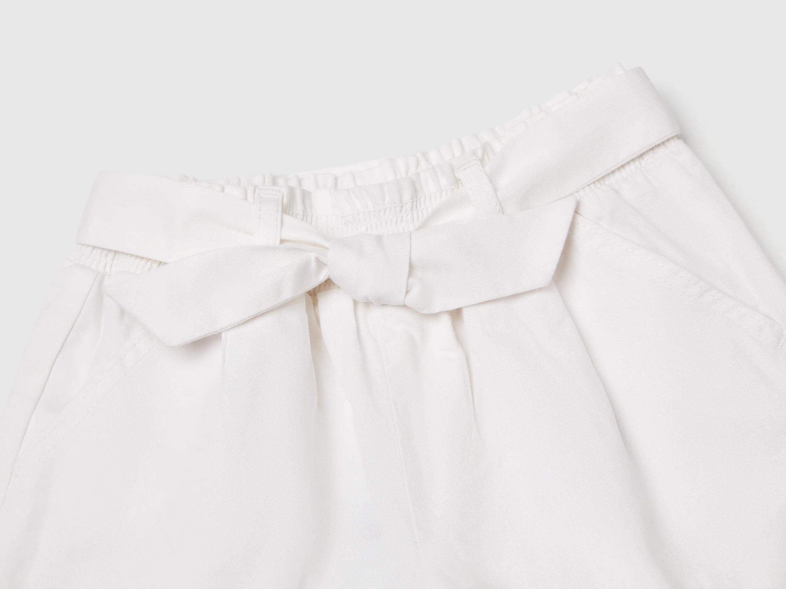 Pantaloni corti con fusciacca - Image 3
