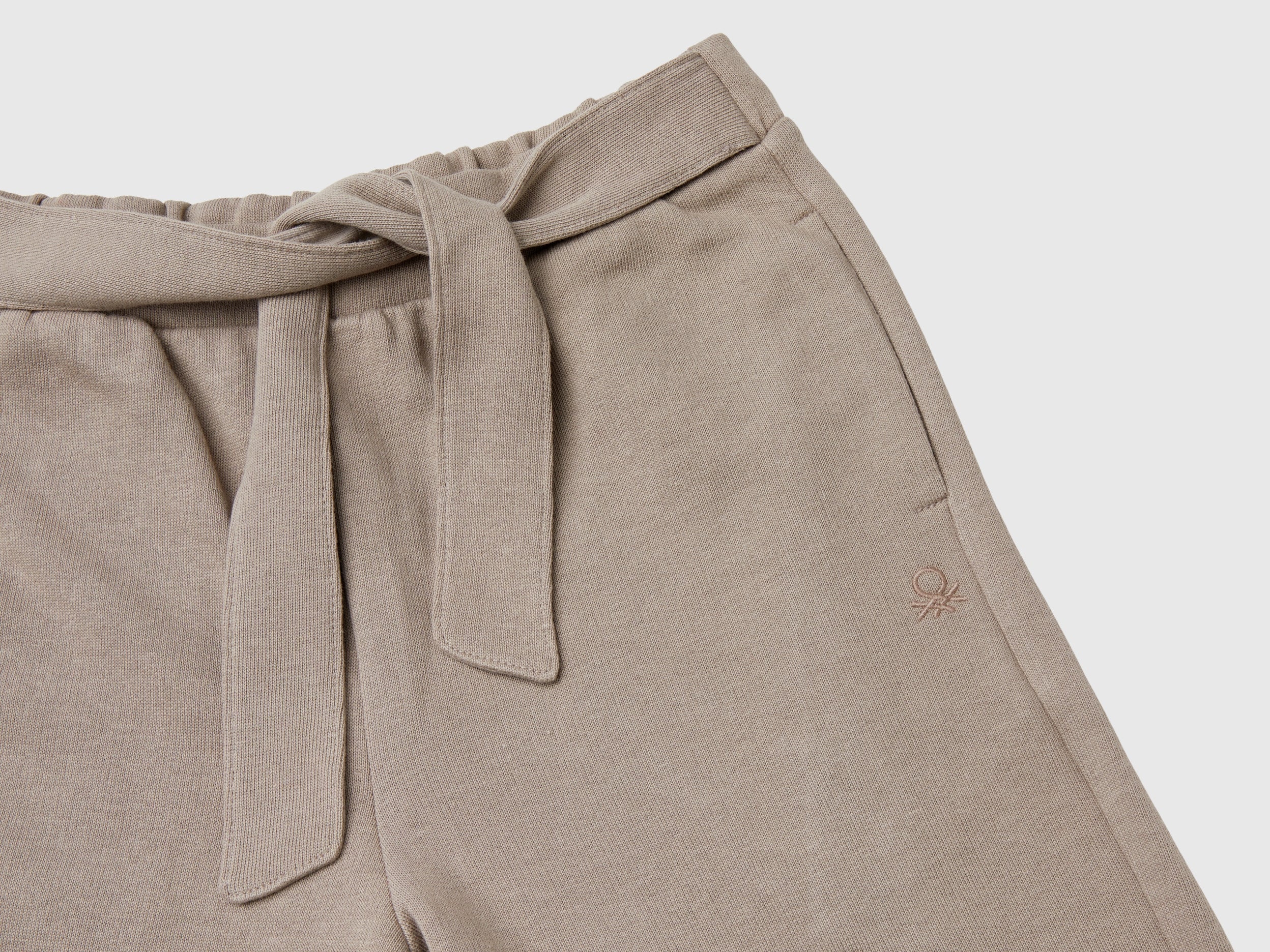 Pantaloni in felpa con fusciacca - Image 3