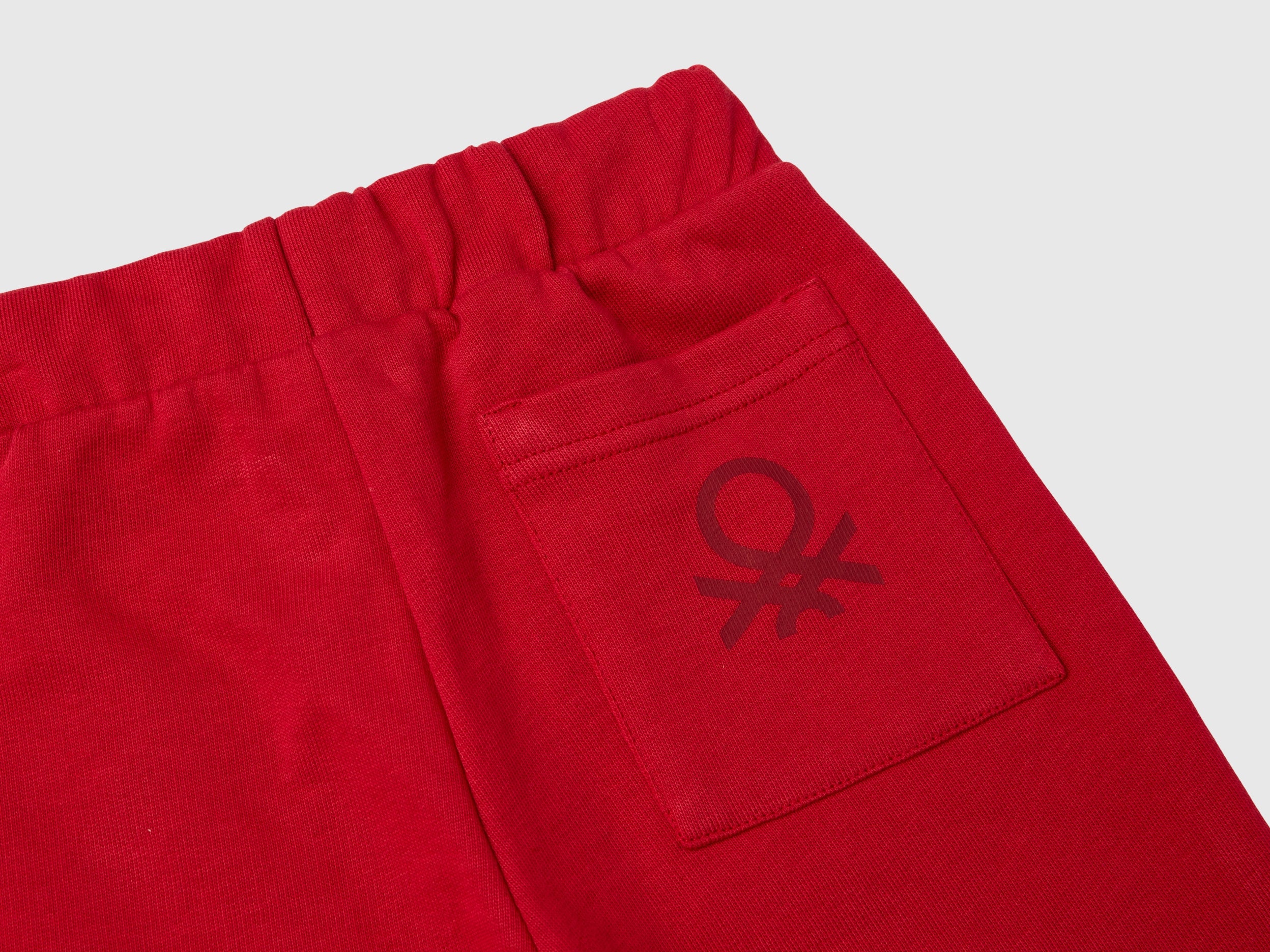 Pantaloni in felpa con taschino - Image 3