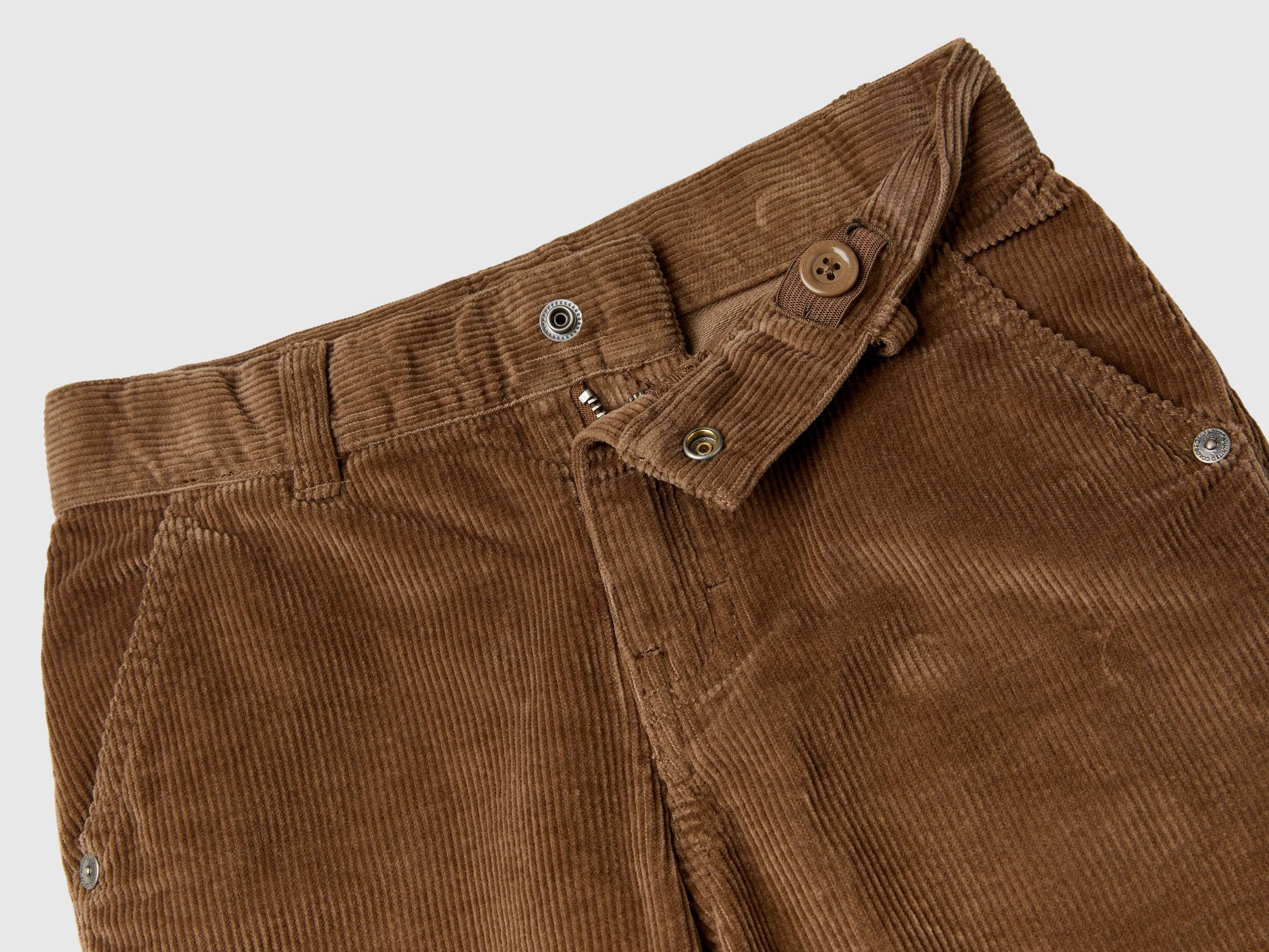 Pantaloni in velluto con risvolto - Image 3