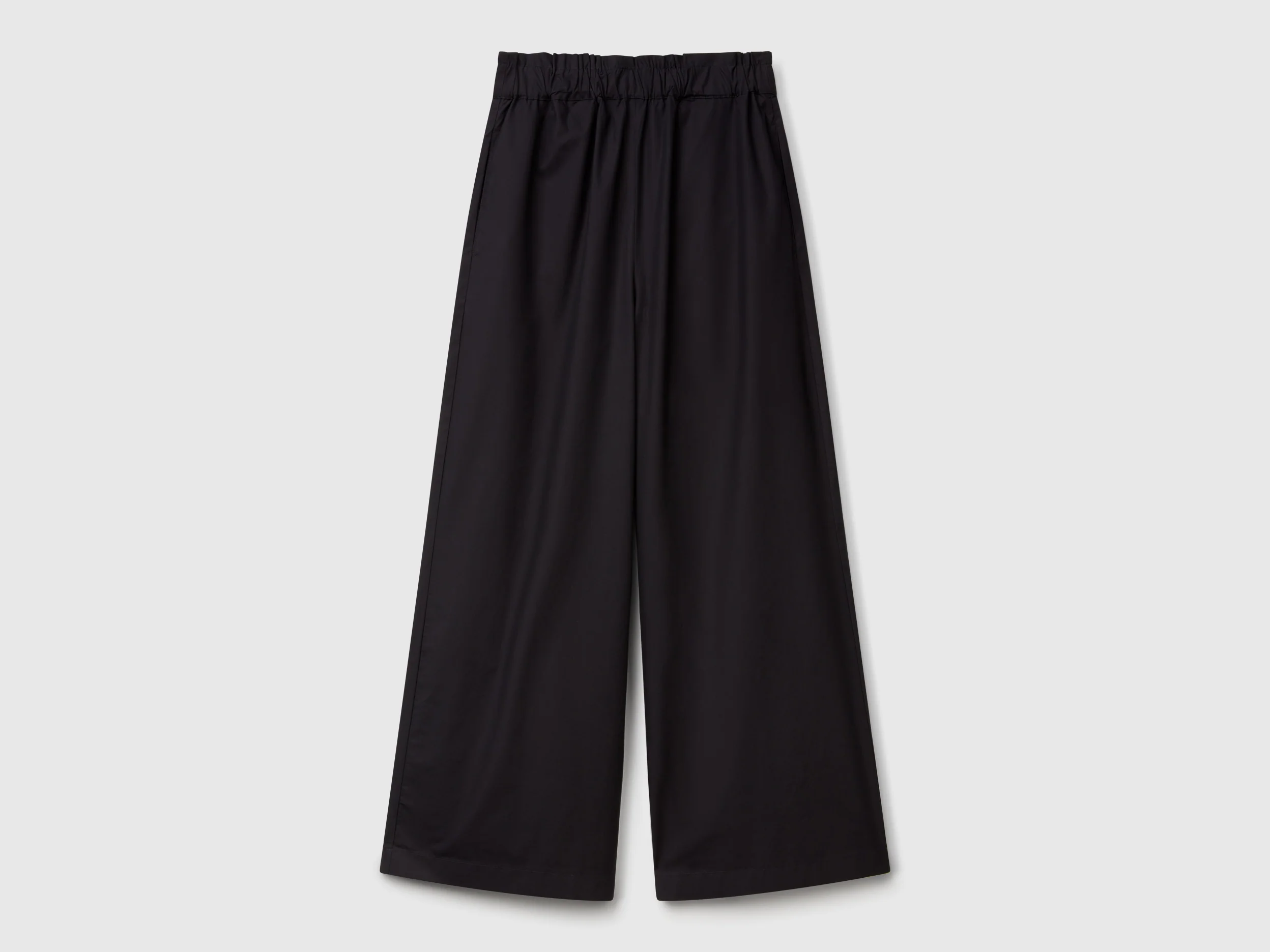 Pantaloni leggeri con gamba ampia