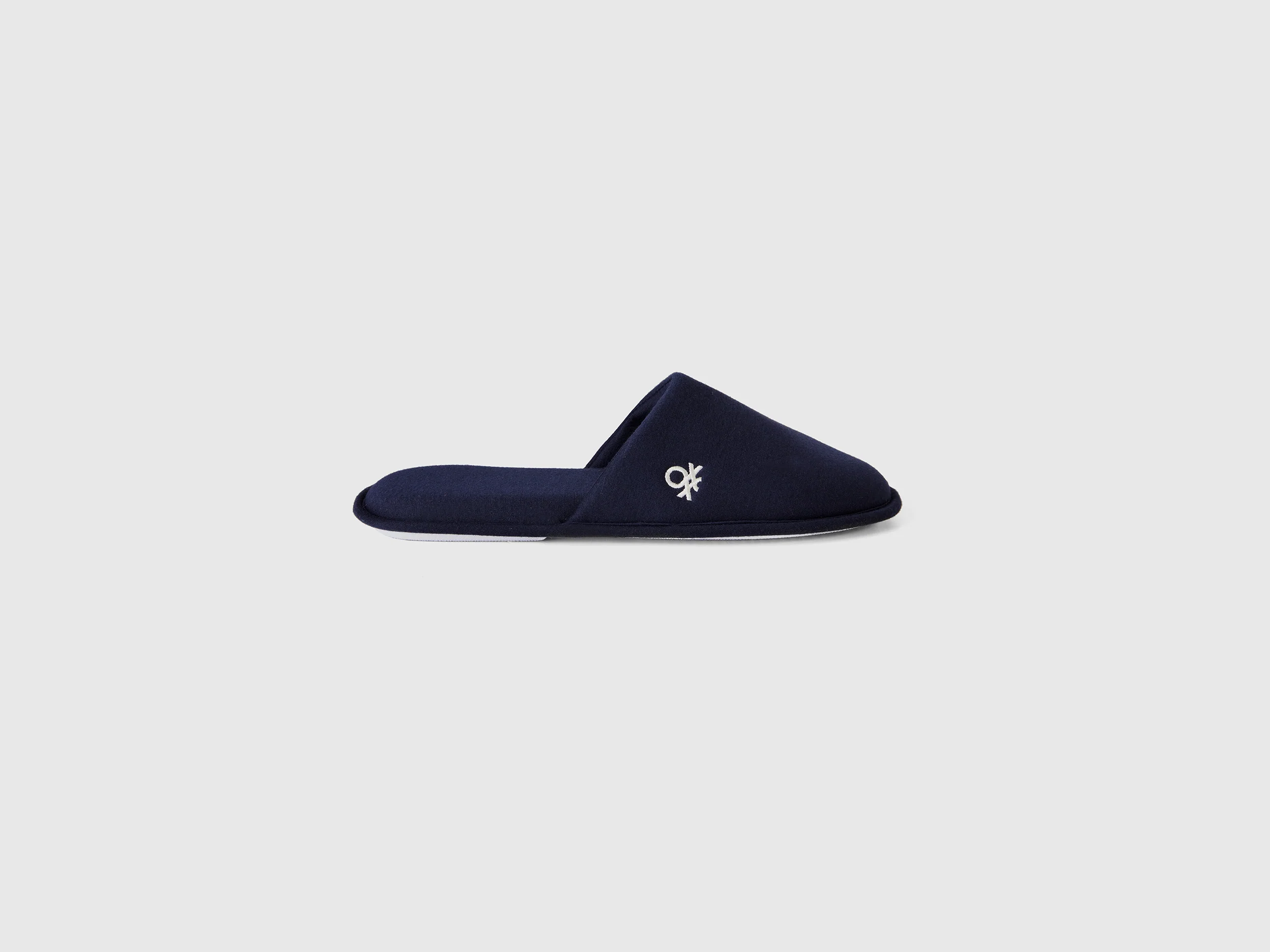 Pantofole con ricamo logo