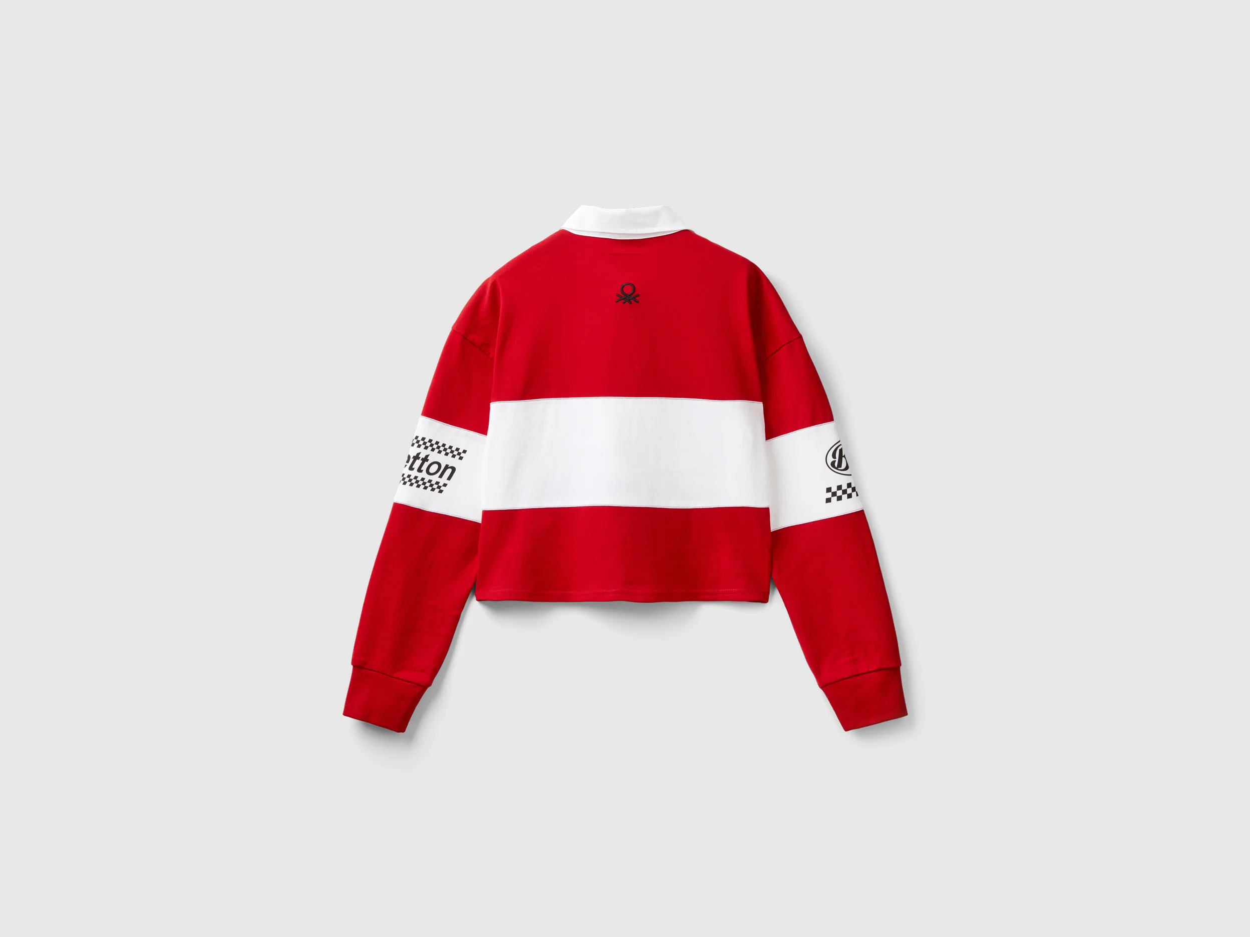 Polo cropped con patch e stampe - Image 2