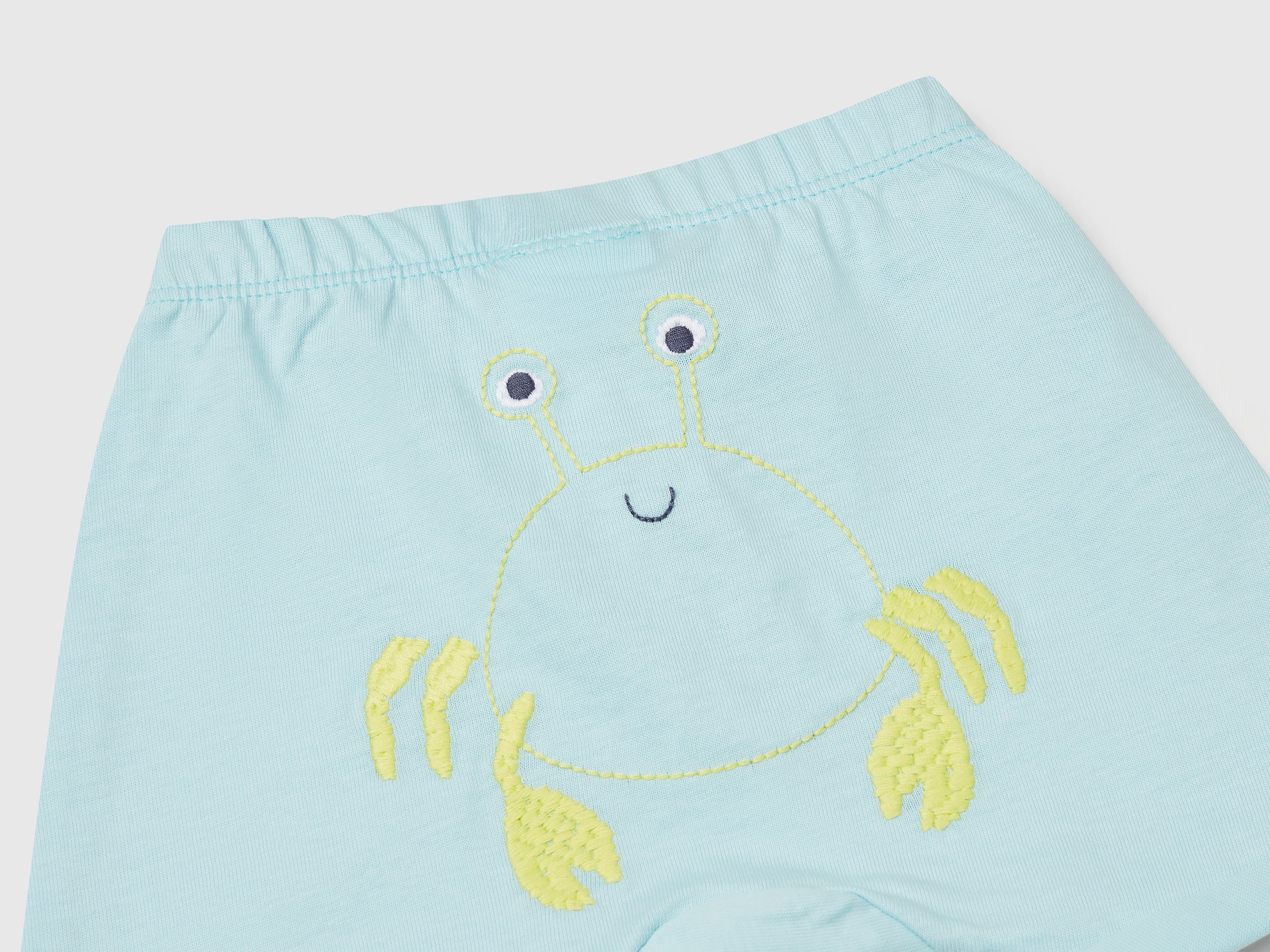 Shorts con patch sul retro - Image 3