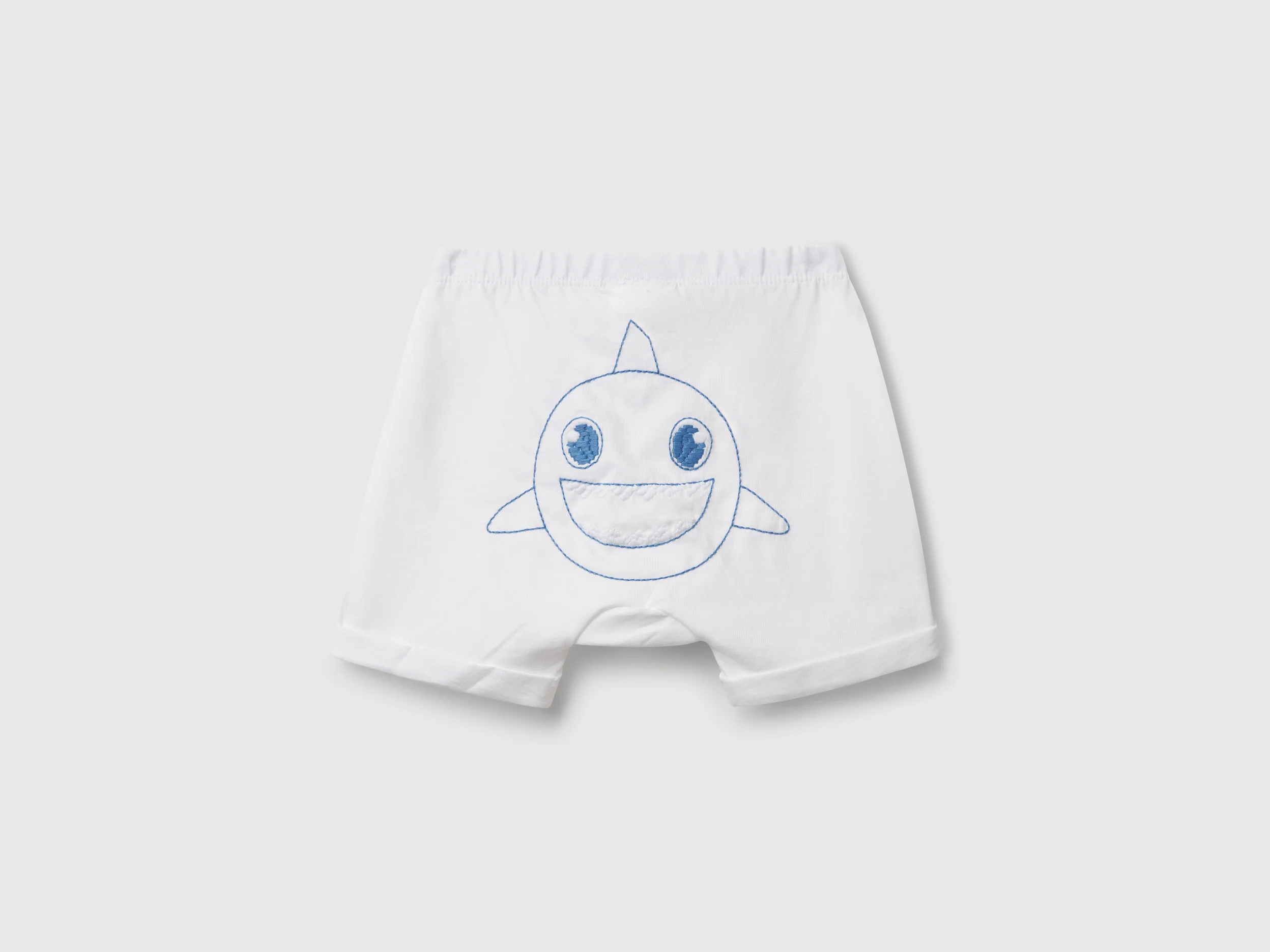 Shorts con patch sul retro - Image 2