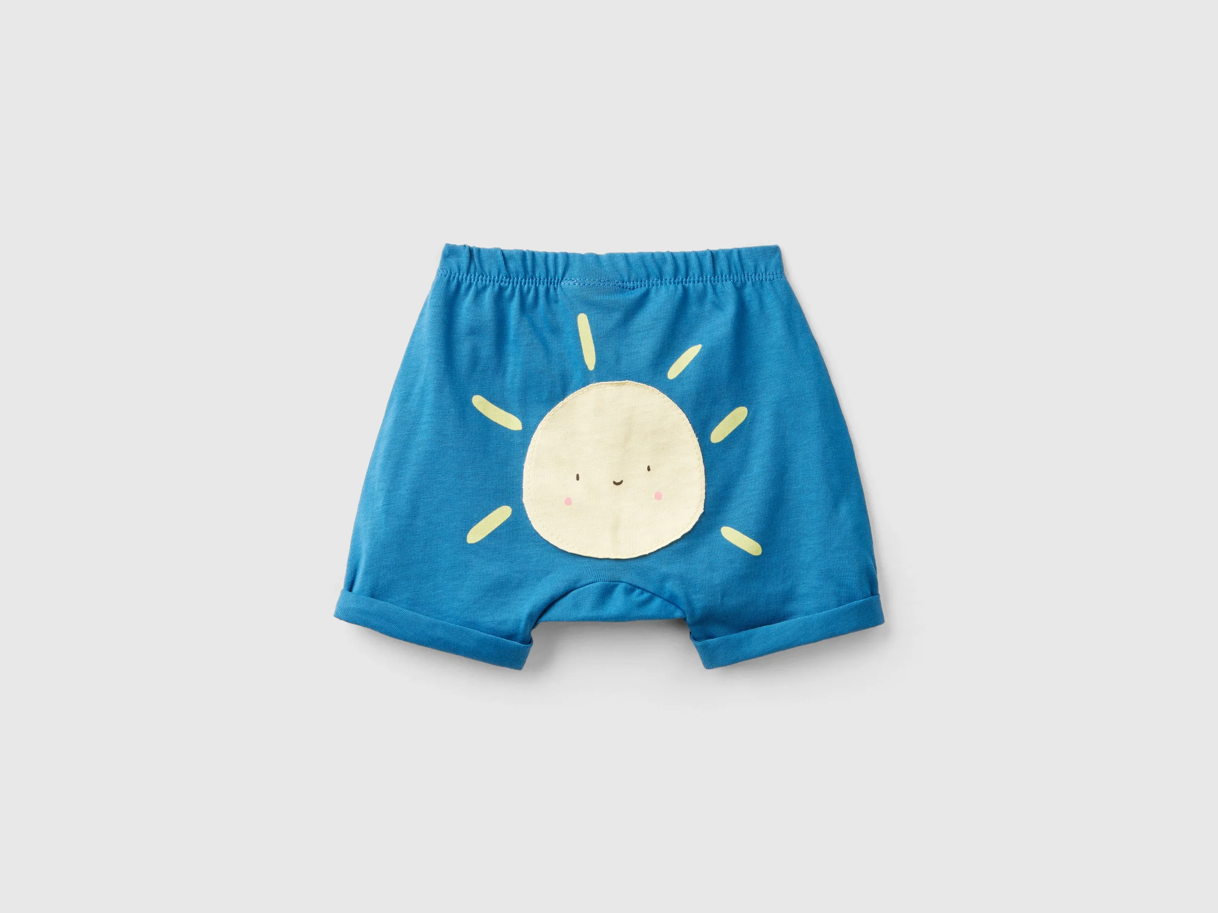 Shorts con patch sul retro - Image 2
