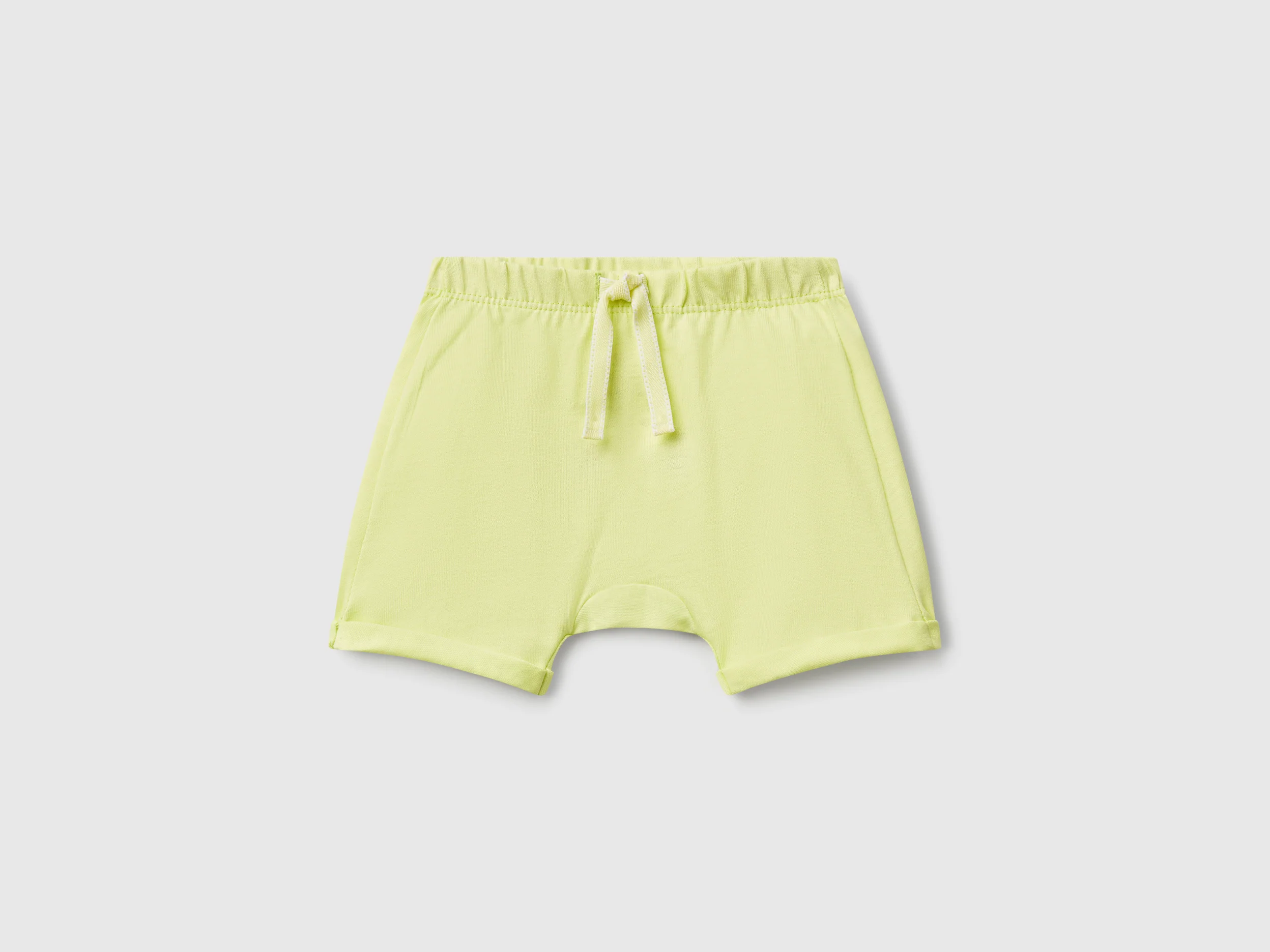 Shorts con patch sul retro