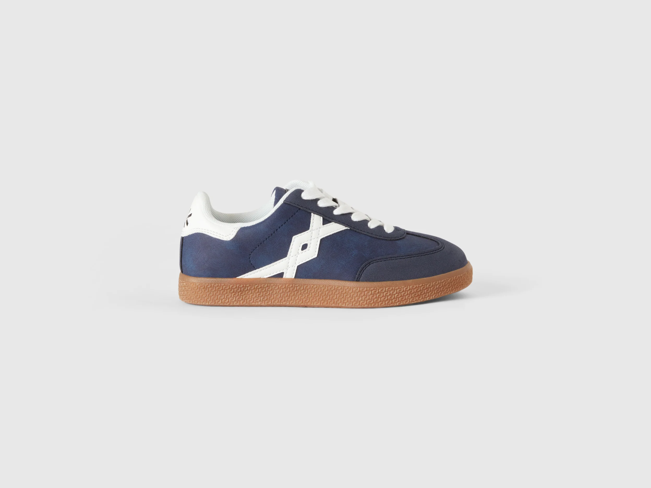 Sneakers in tessuto spalmato