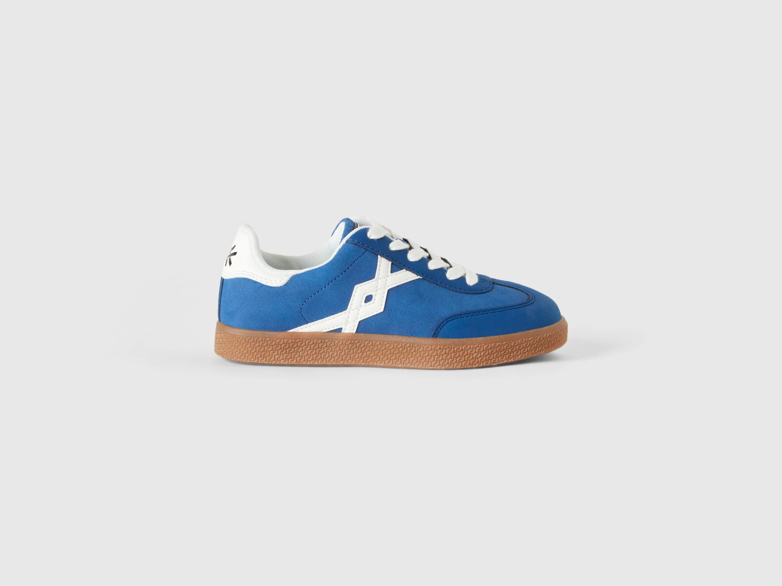 Sneakers in tessuto spalmato
