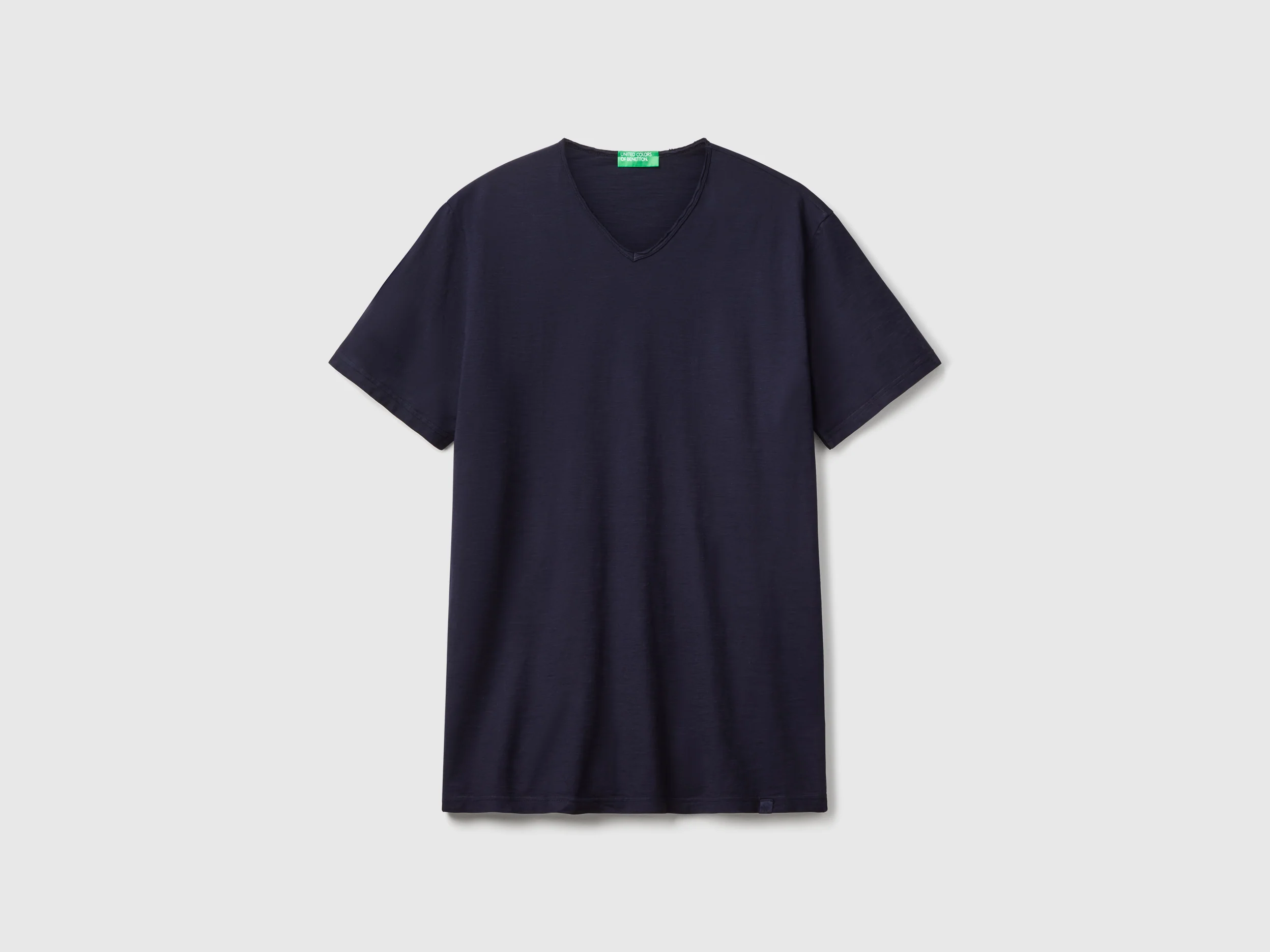 T-shirt 100% cotone con scollo a V