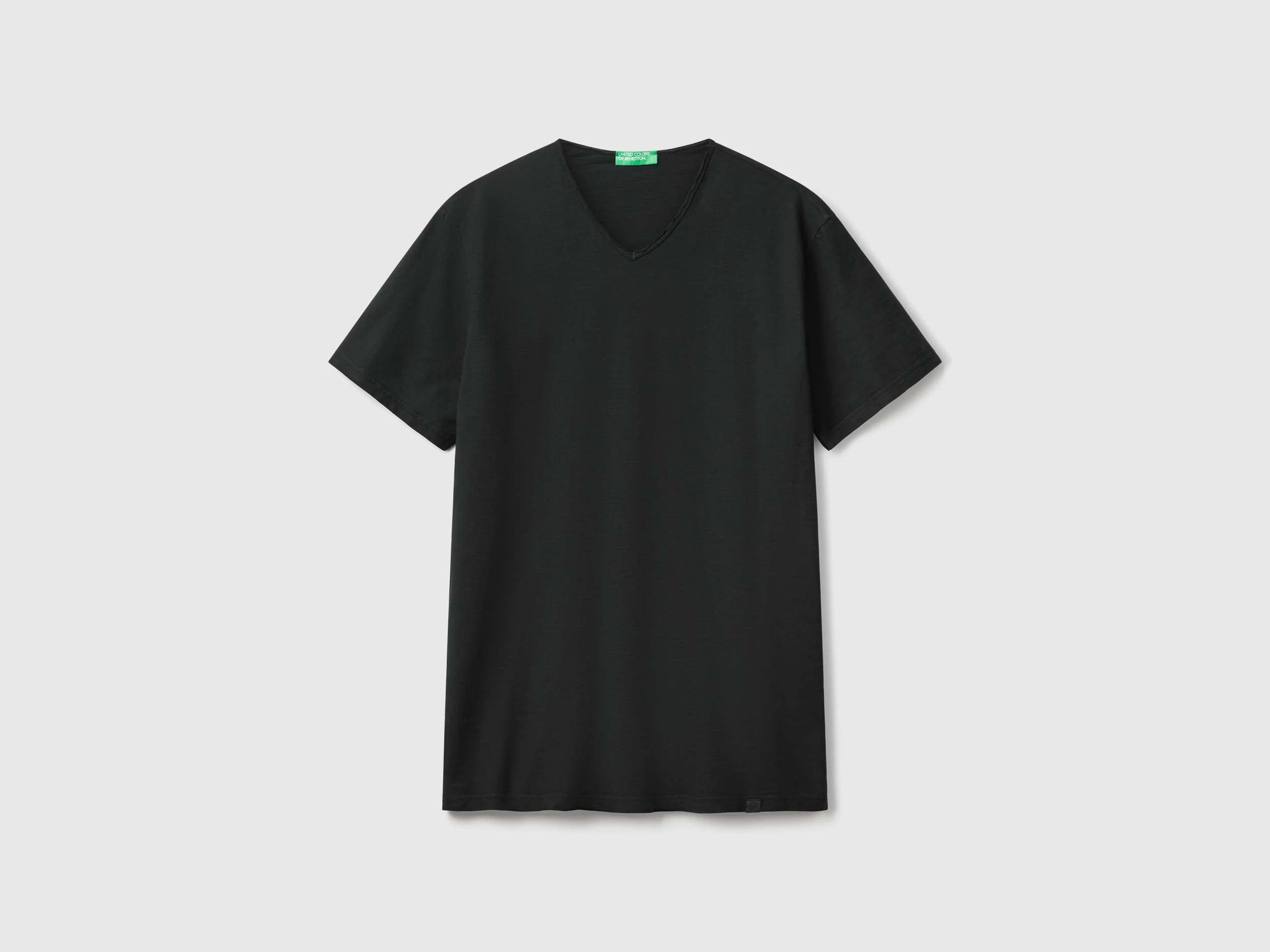T-shirt 100% cotone con scollo a V