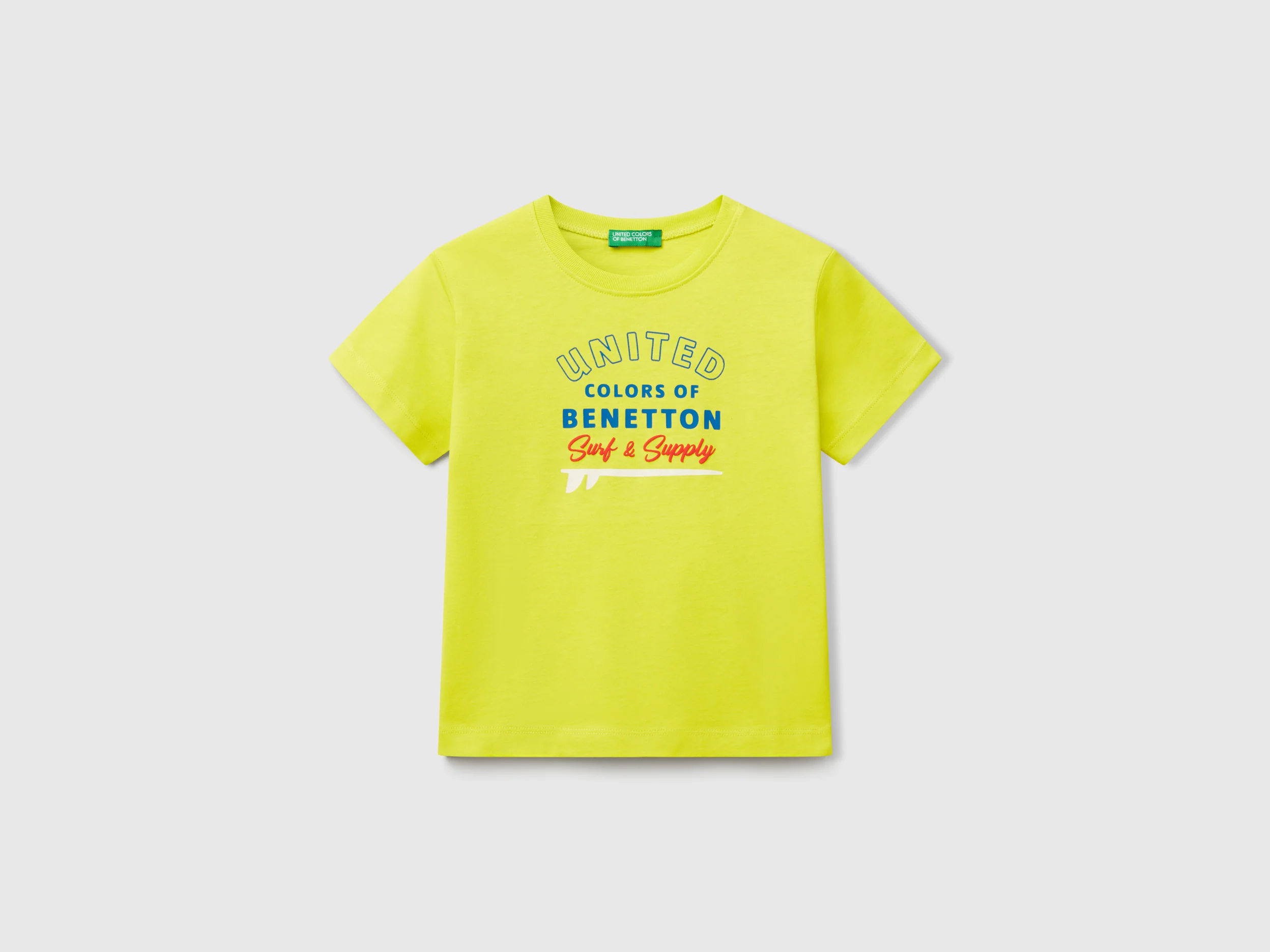 T-shirt con stampa e applicazione