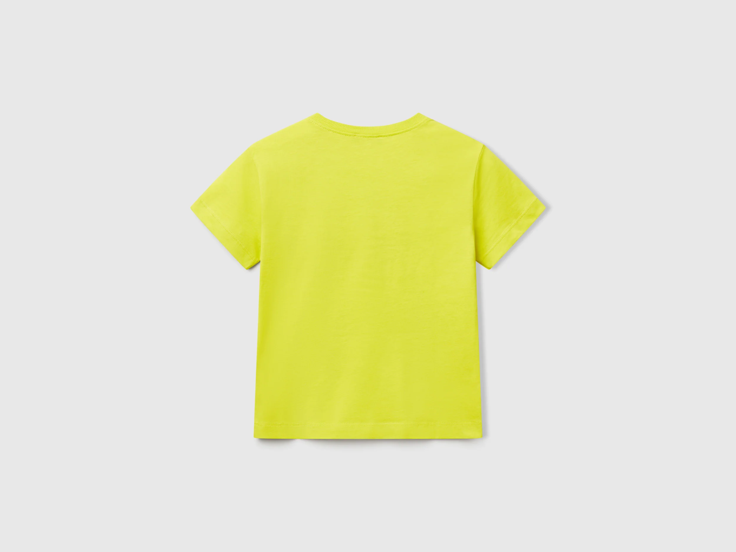 T-shirt con stampa e applicazione - Image 2