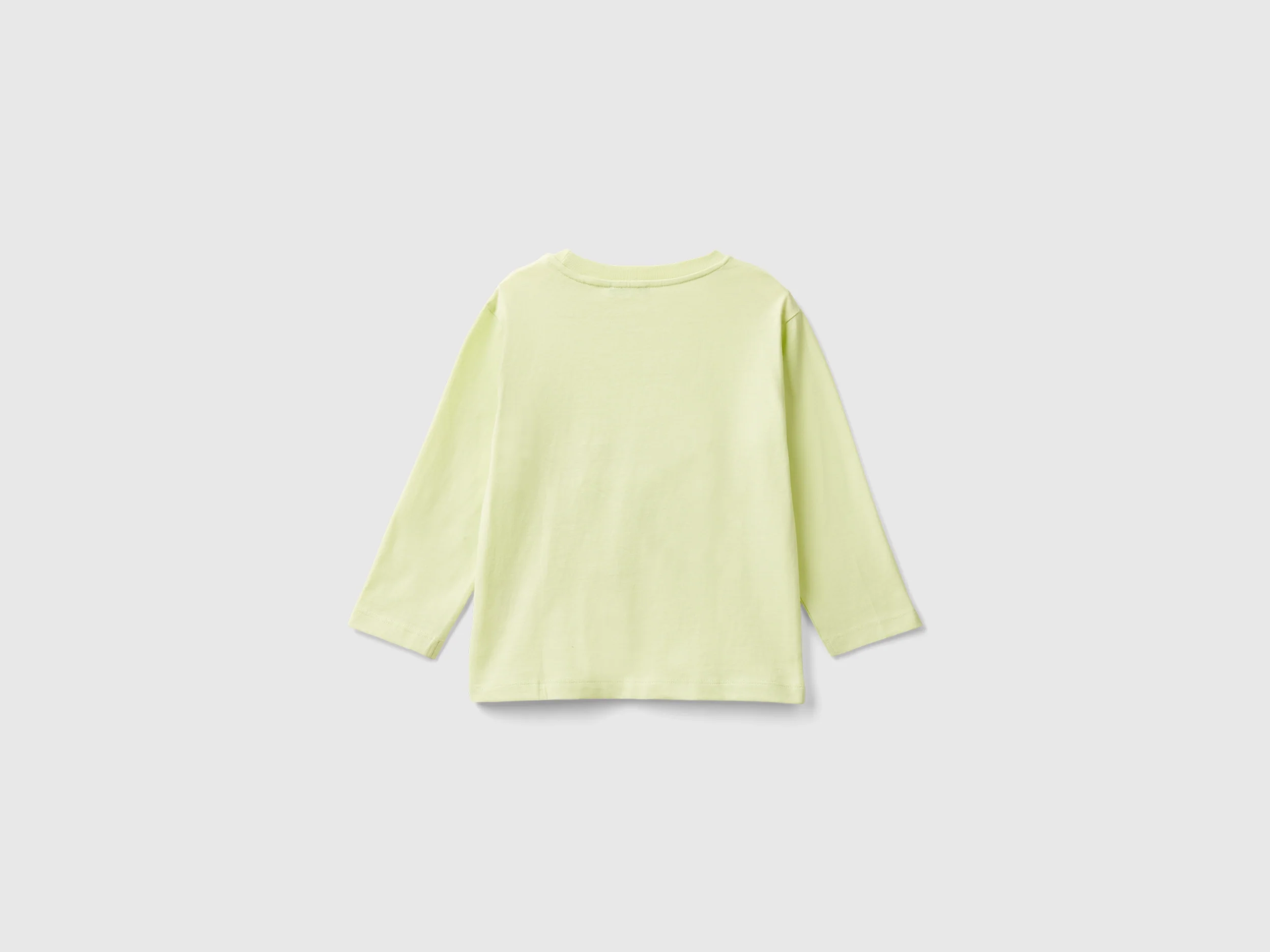 T-shirt con stampa e applicazione - Image 2