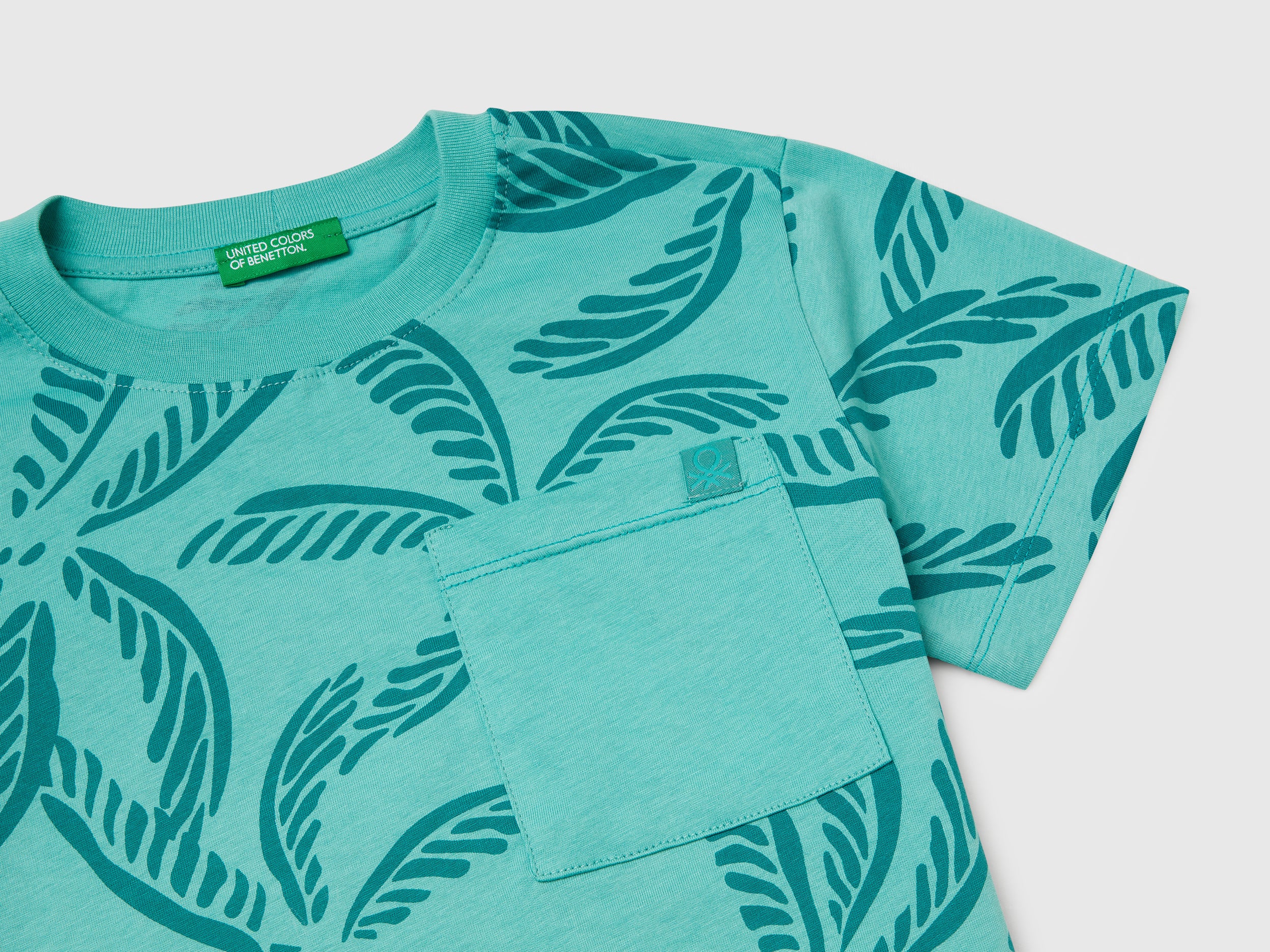 T-shirt con stampa tropicale - Image 3