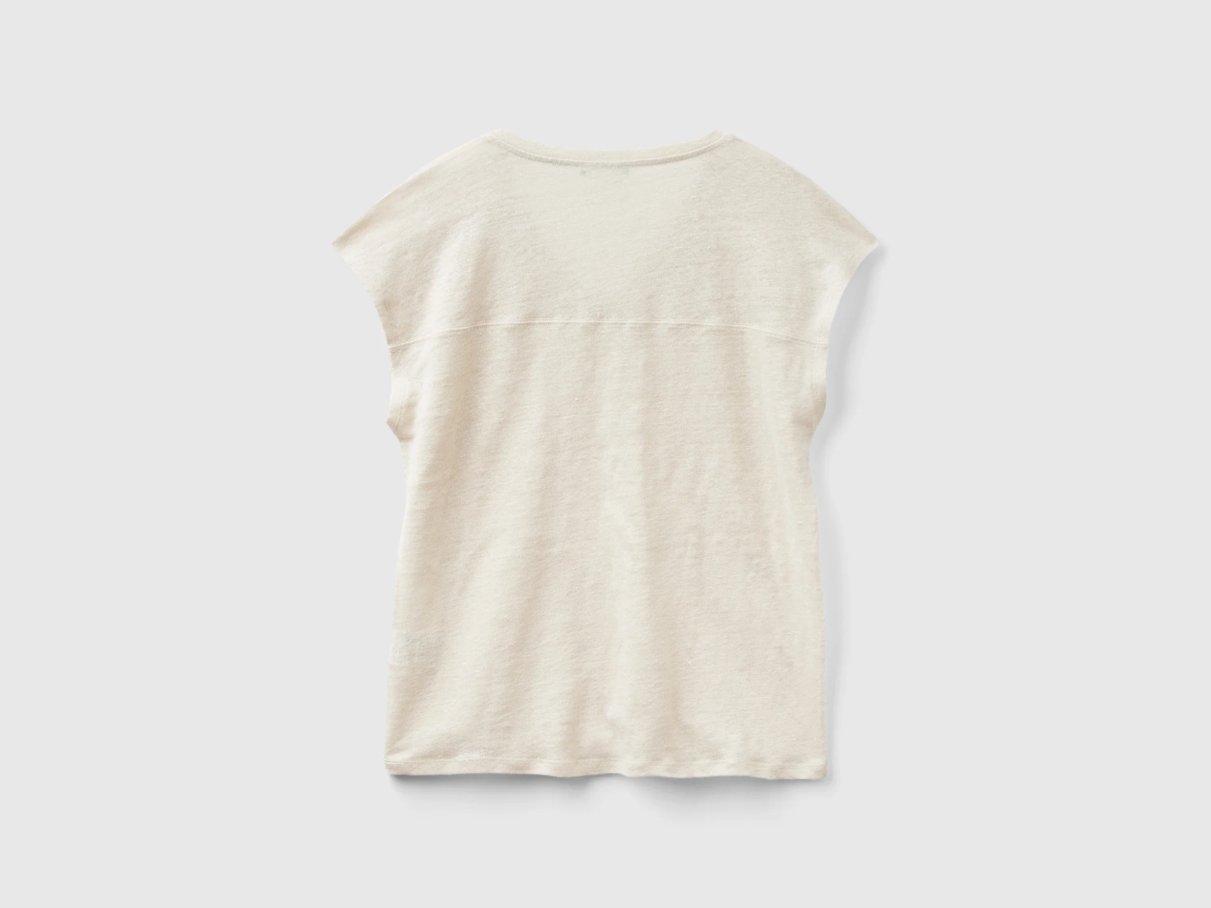 T-shirt scollo a V in puro lino - Image 2