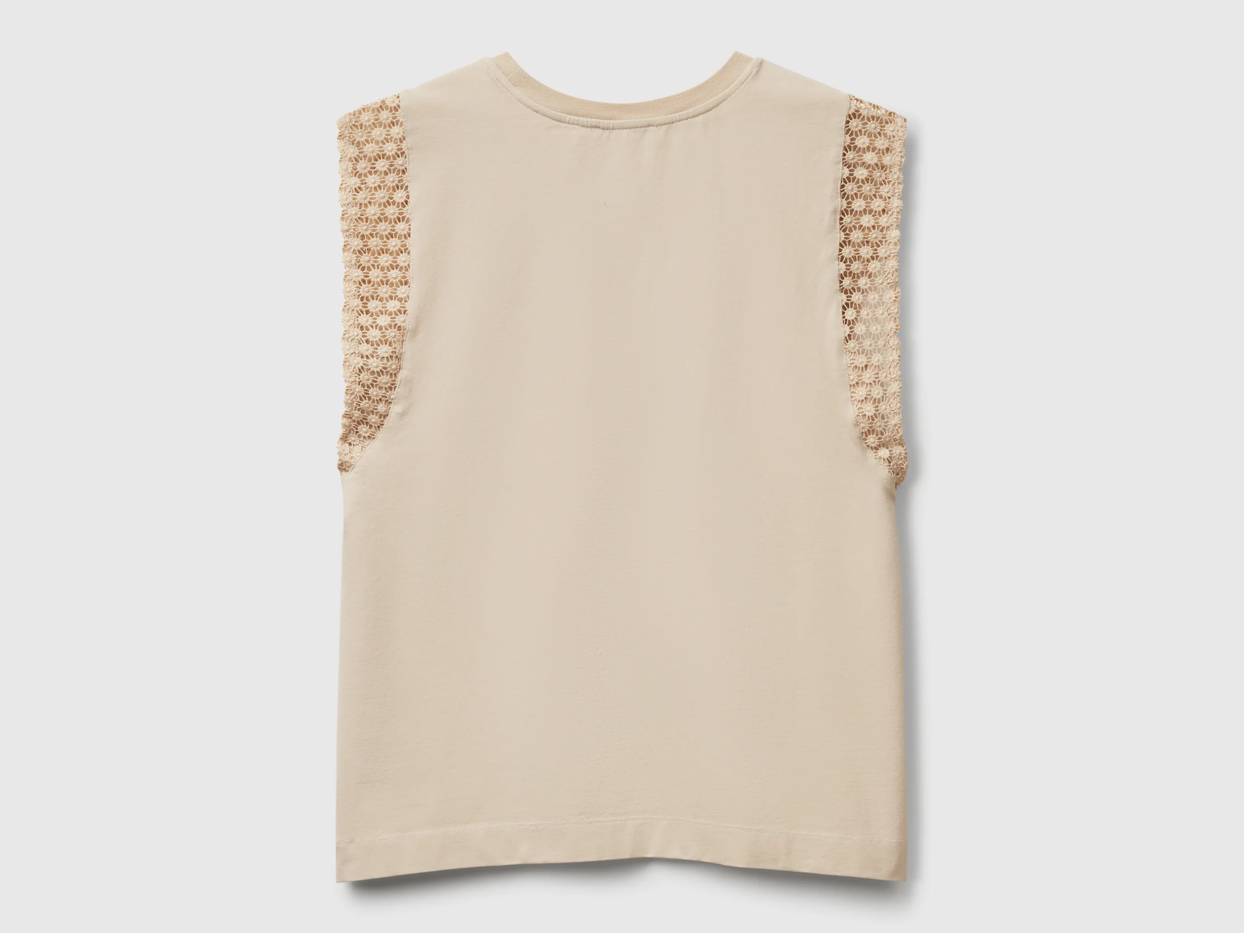 Top smanicato con macramè - Image 2