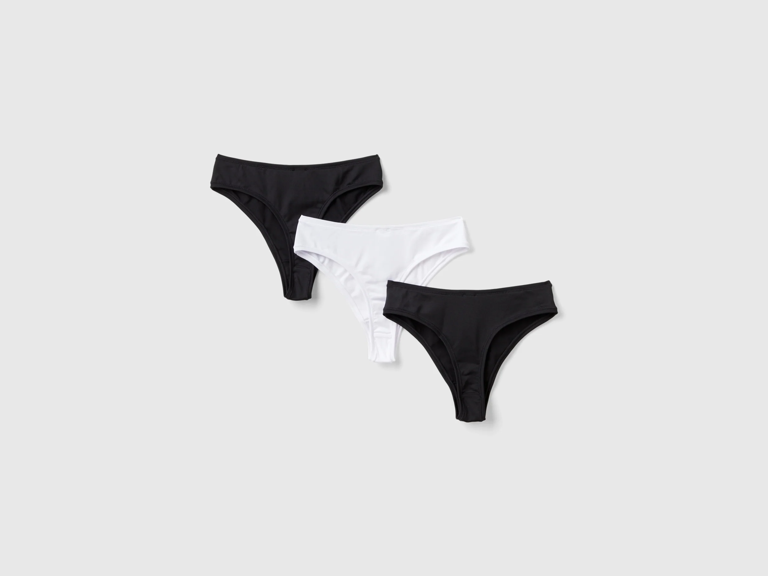 Tre slip sportivi in tessuto riciclato - Image 2