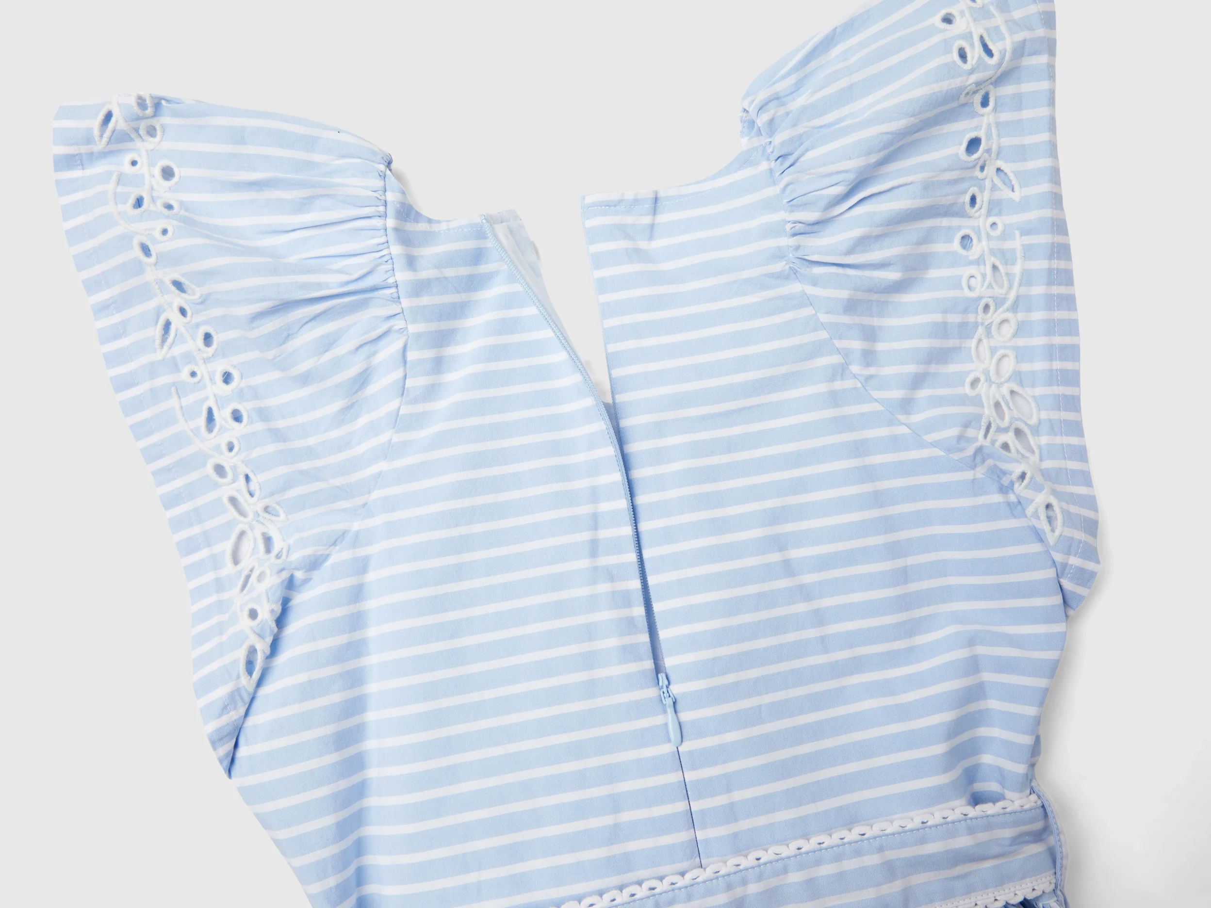 Vestito a righe con ricami - Image 2