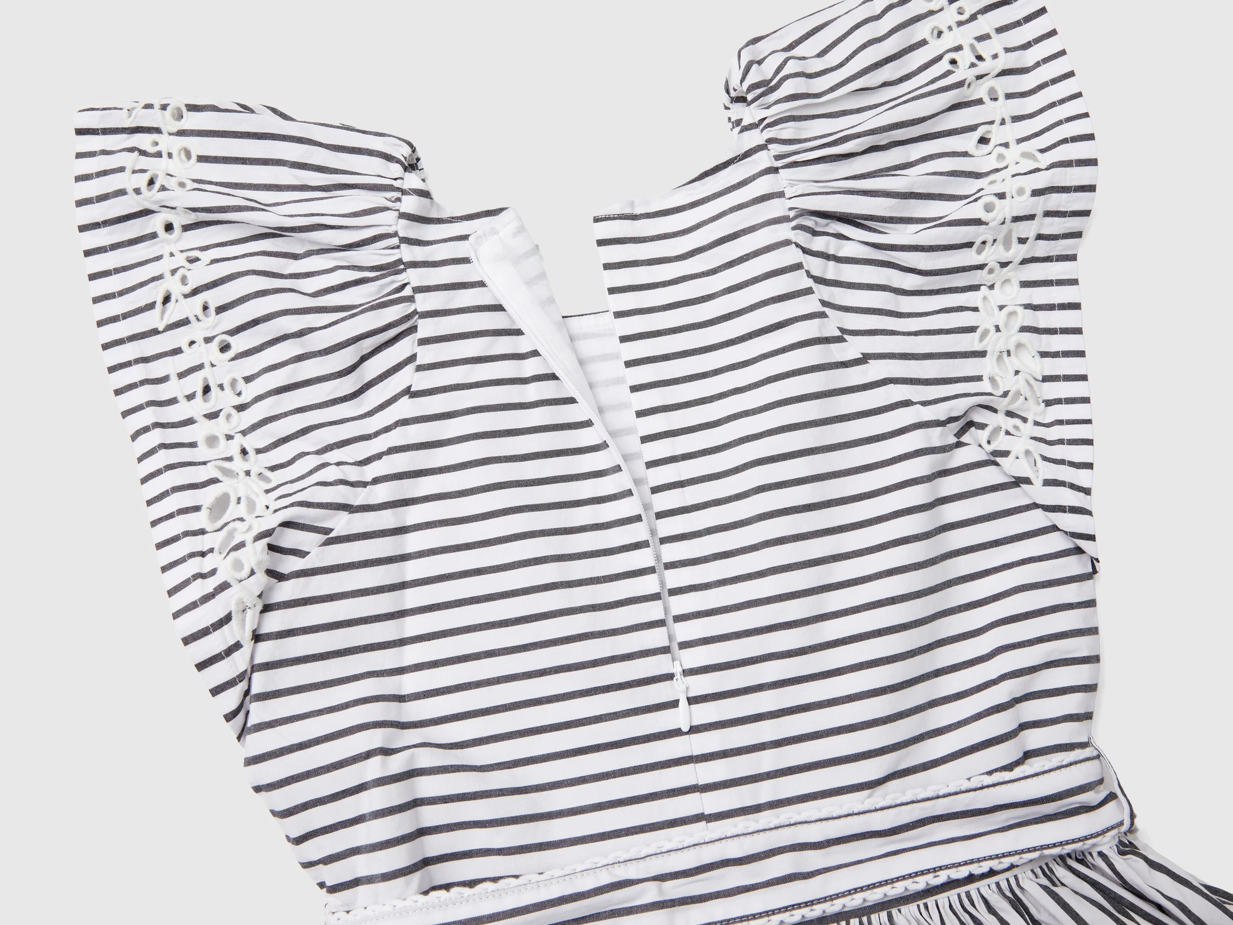 Vestito a righe con ricami - Image 2